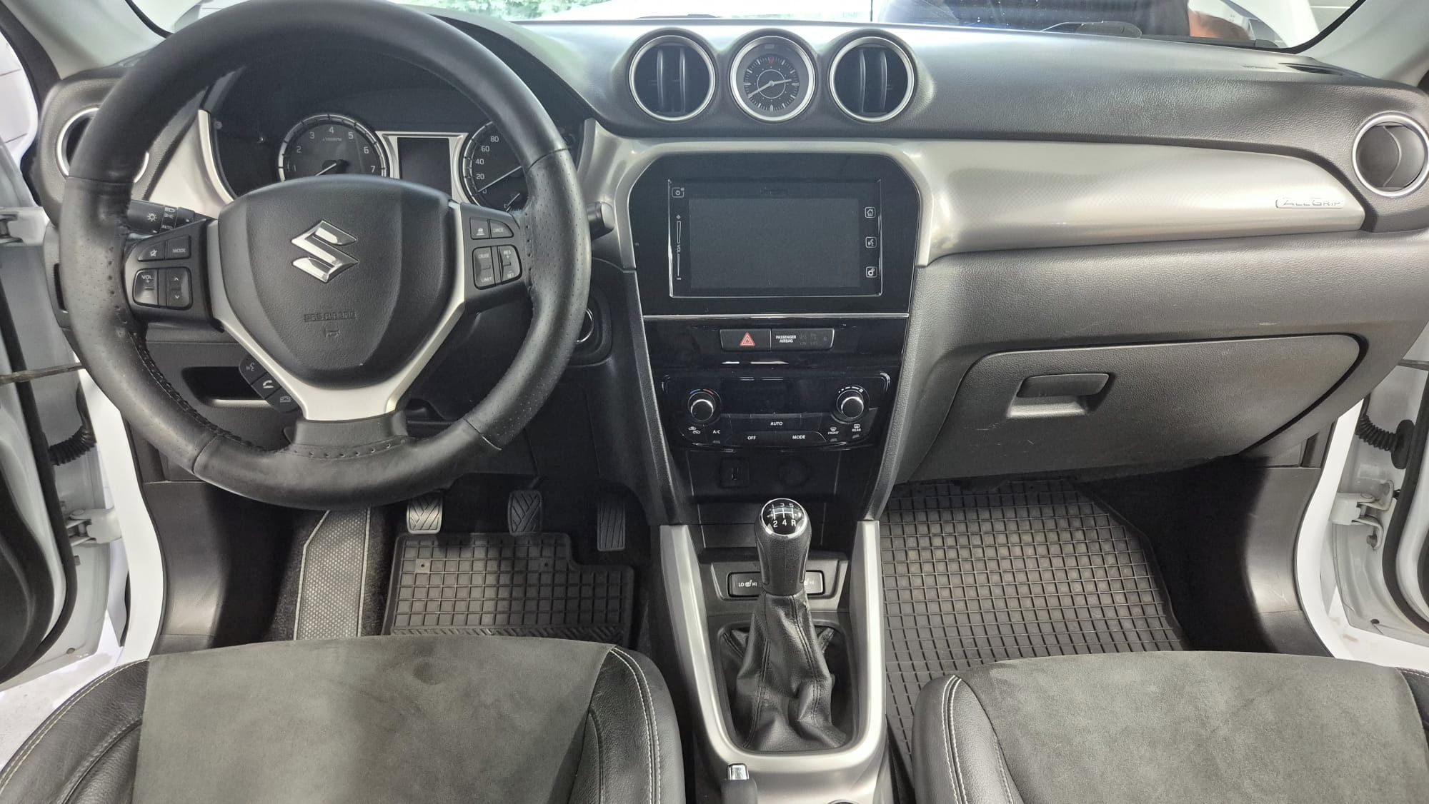 Suzuki Vitara, 1.6 16V COMFORT 4x4 1majitel - fotka 6