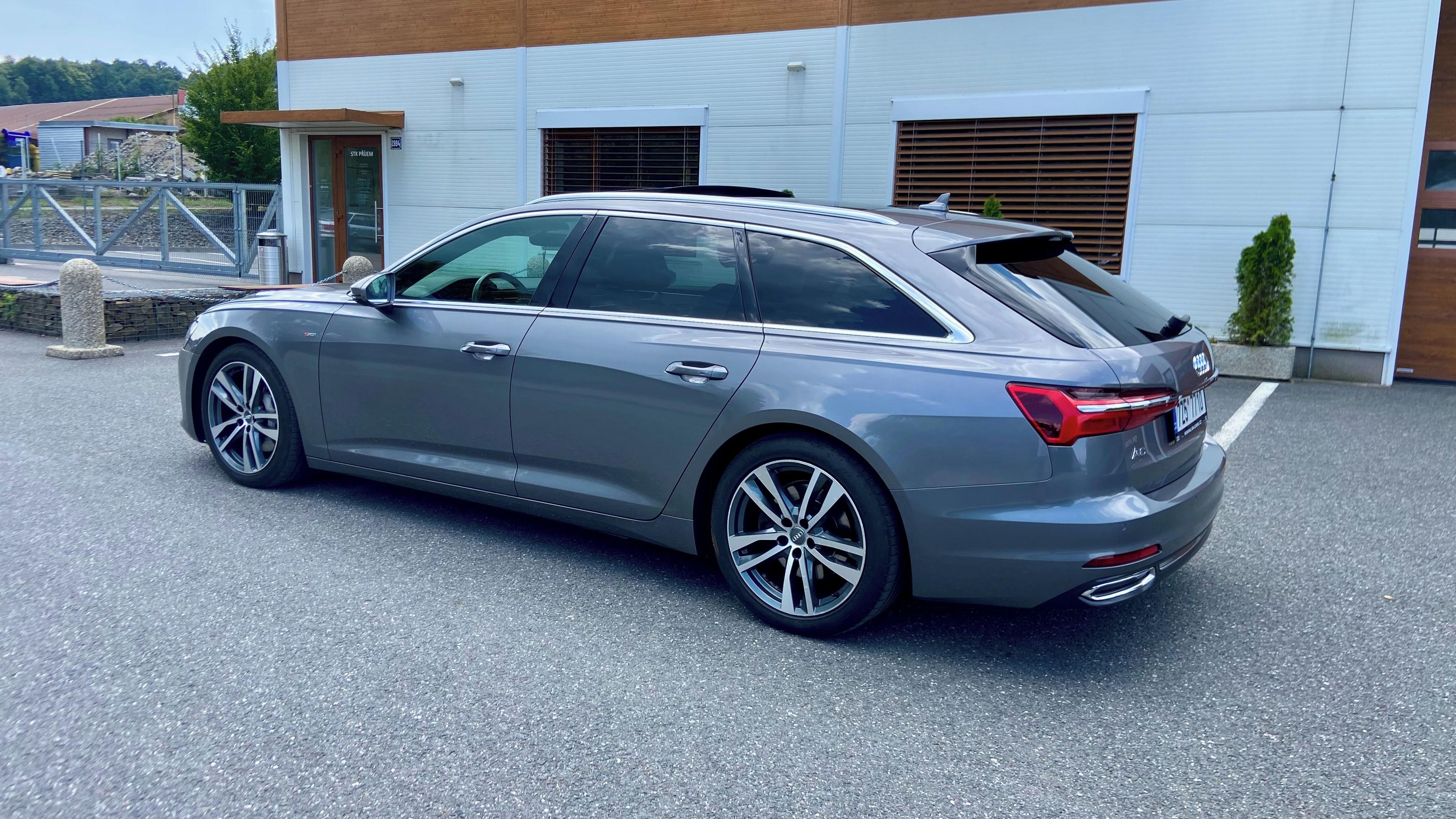 Audi A6 Avant, 50 TDI QUATTRO 210 KW S-LINE - fotka 5