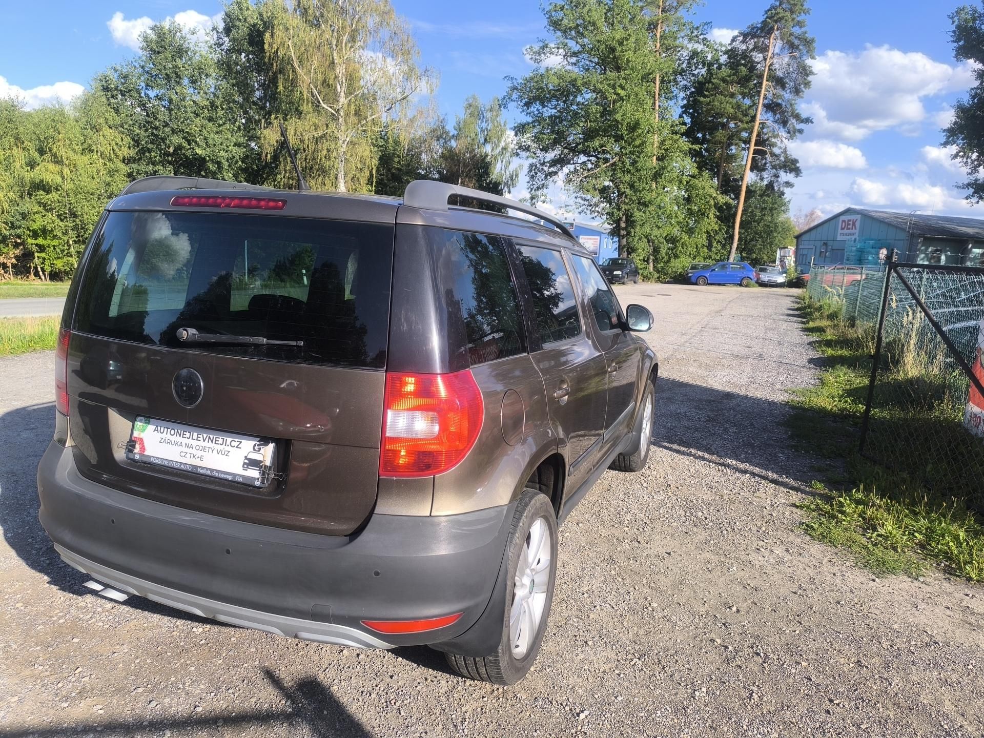 Škoda Yeti, 2.0TDI 4X4 103KW,KRÁSNÝ,140TKM - fotka 4