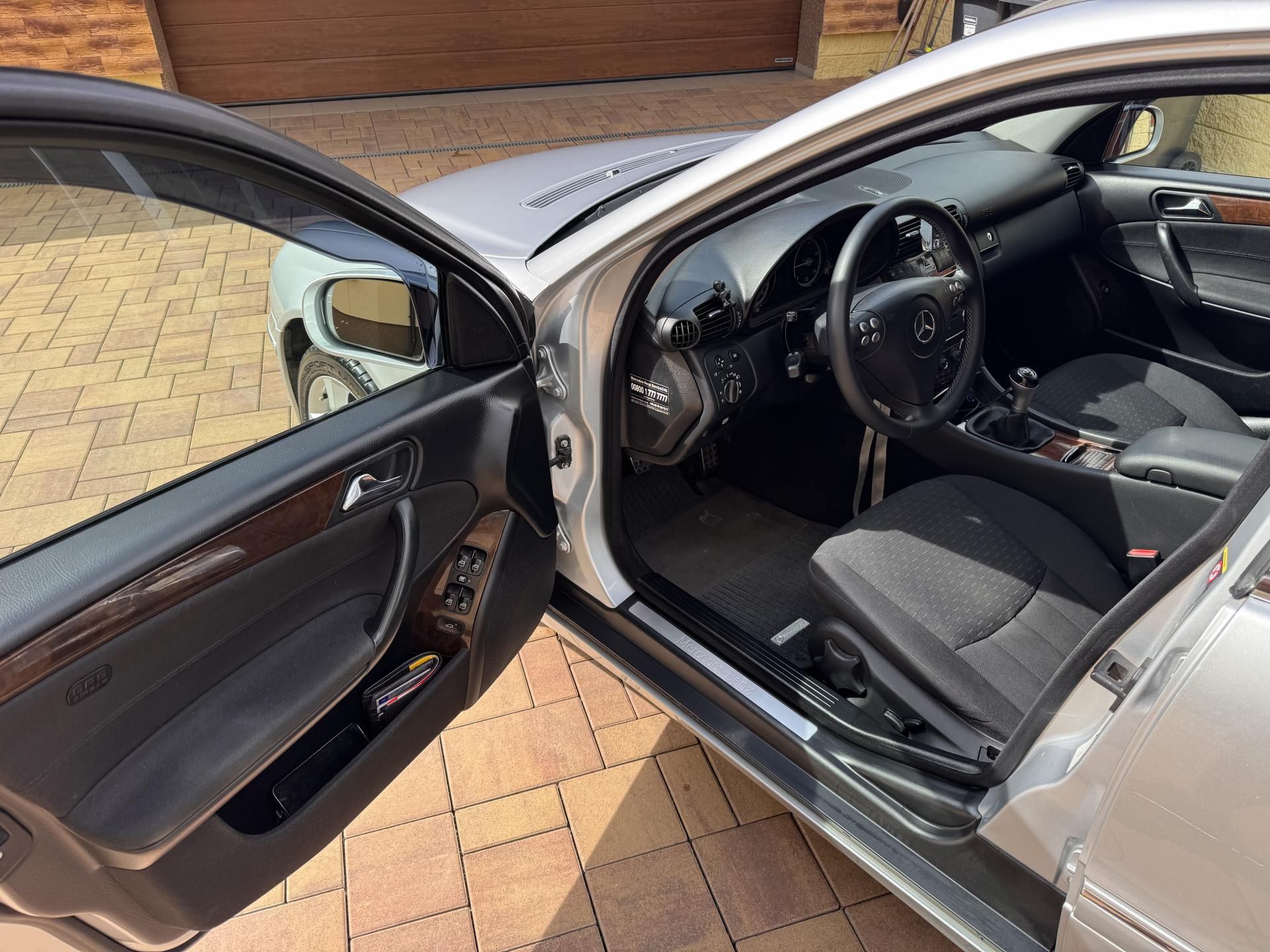 Mercedes-Benz Třídy C, 200CDI 90Kw Sport Edition - fotka 6