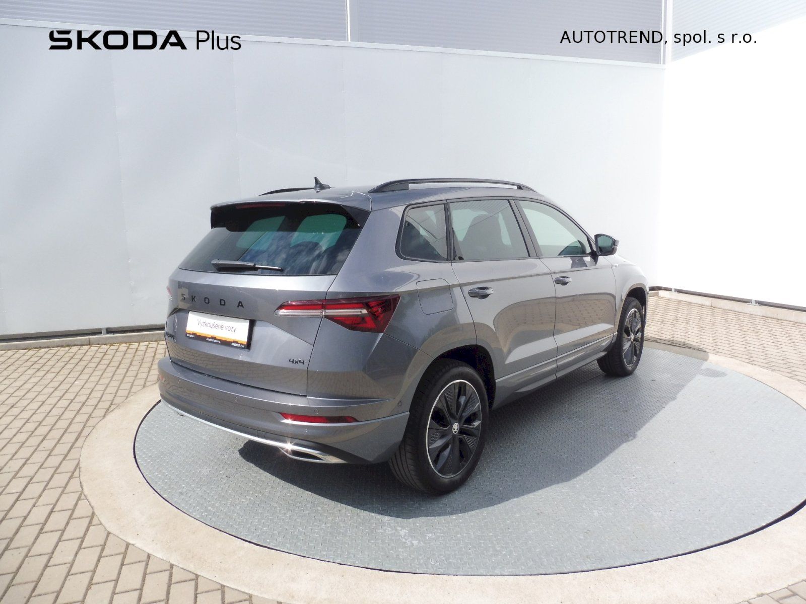 Škoda Karoq, SportLine 2,0 TDI 110kW DSG 4x - fotka 2
