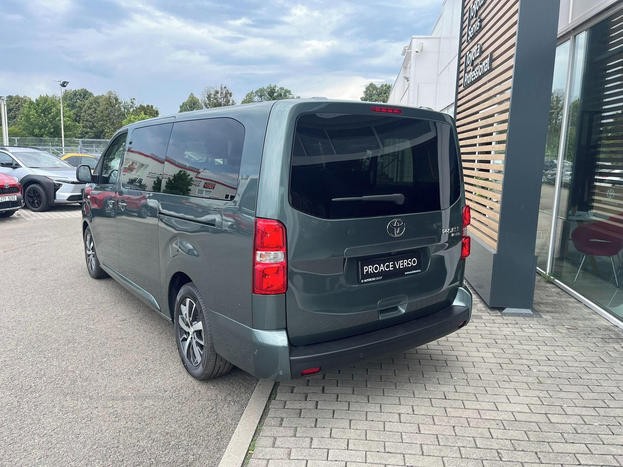 Toyota Proace Verso, 2.2L Business TAŽNÉ - fotka 6