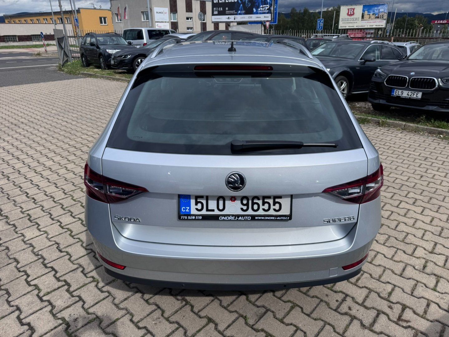 Škoda Superb, 2,0 TDI 110 KW MANUÁL 2. MAJ. - fotka 5