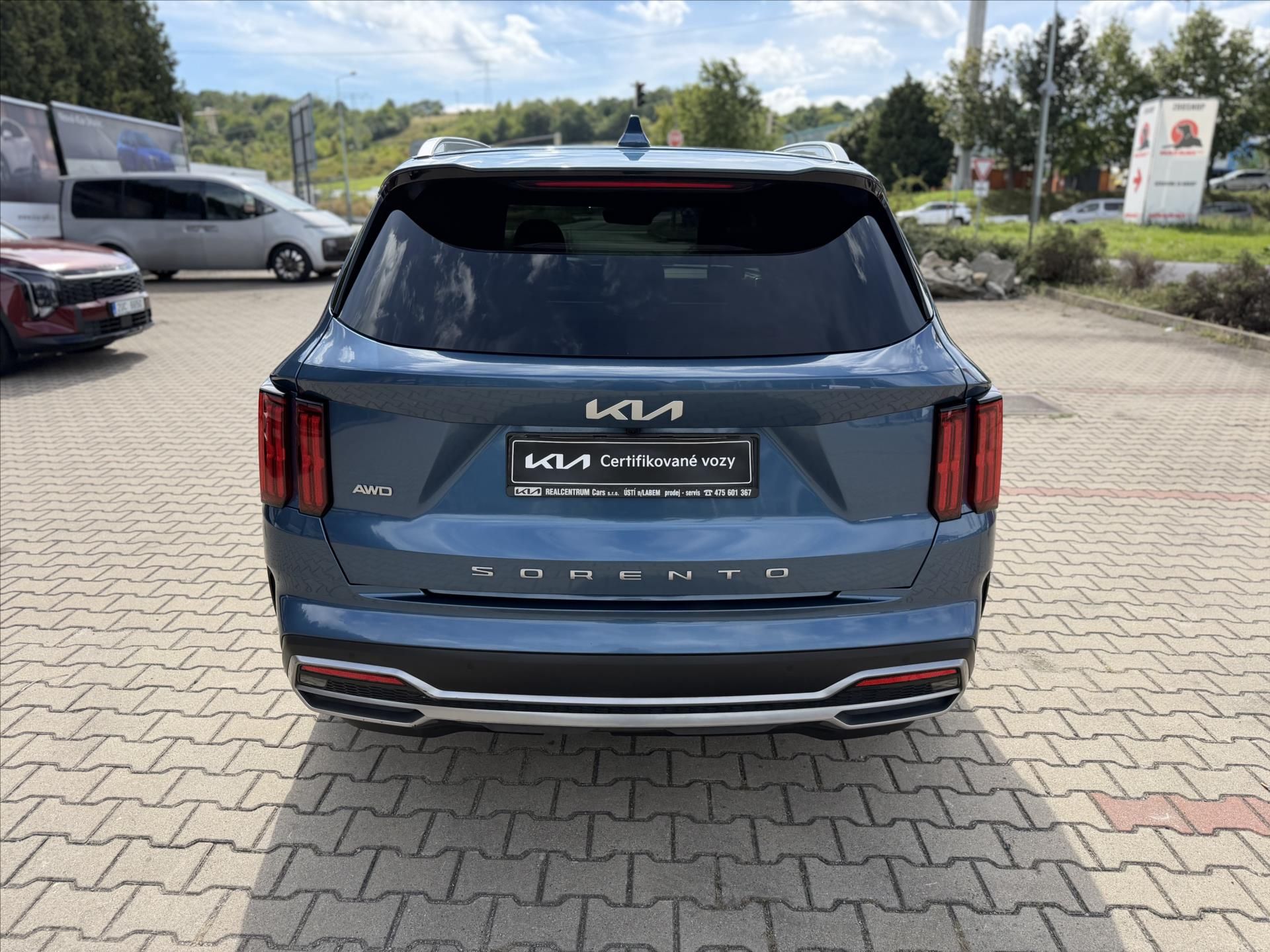 Kia Sorento, 2,2 CRDi 4x4 8AT 7Míst TOP+PNS - fotka 6
