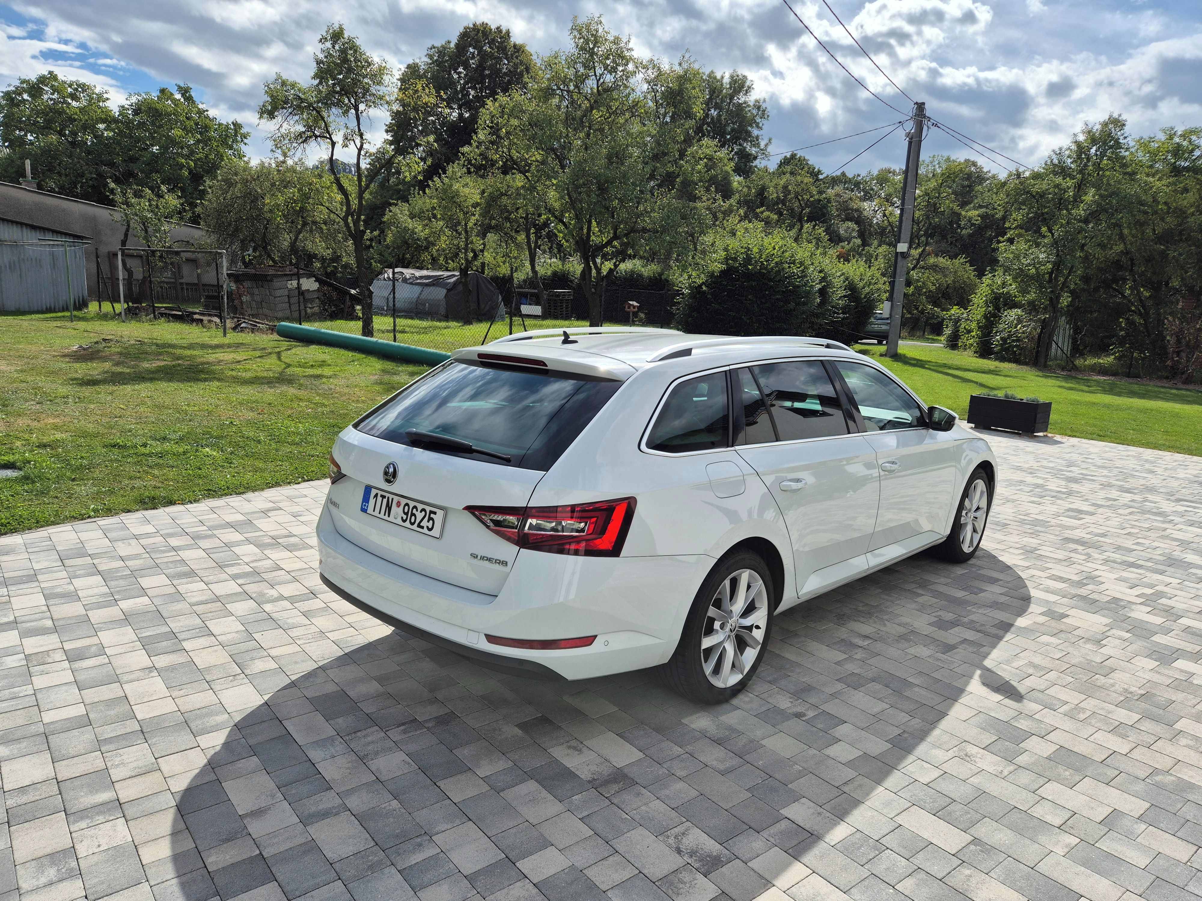 Škoda Superb - fotka 5