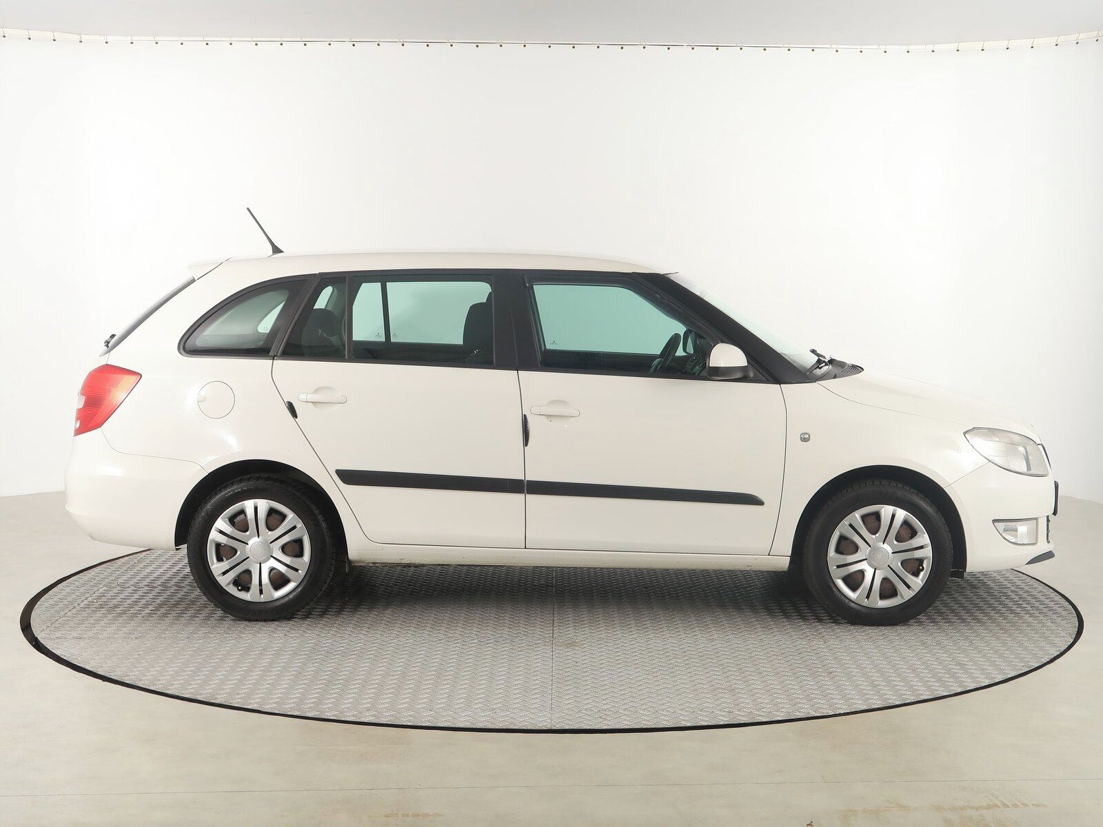 Škoda Fabia, 1.2 TSI, po STK, zamluveno - fotka 6