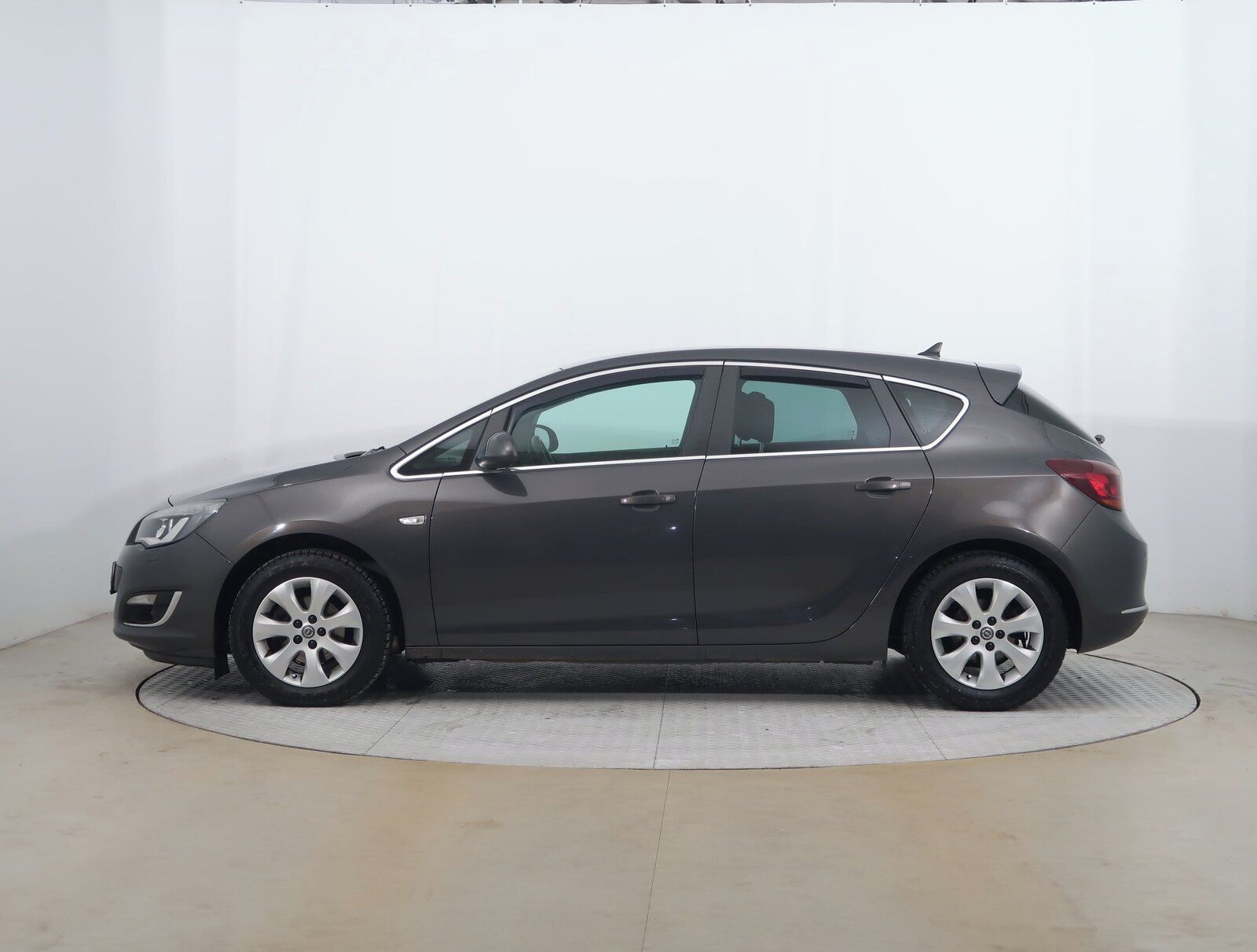 Opel Astra, 1.4 T, Navi, Xenony - fotka 3