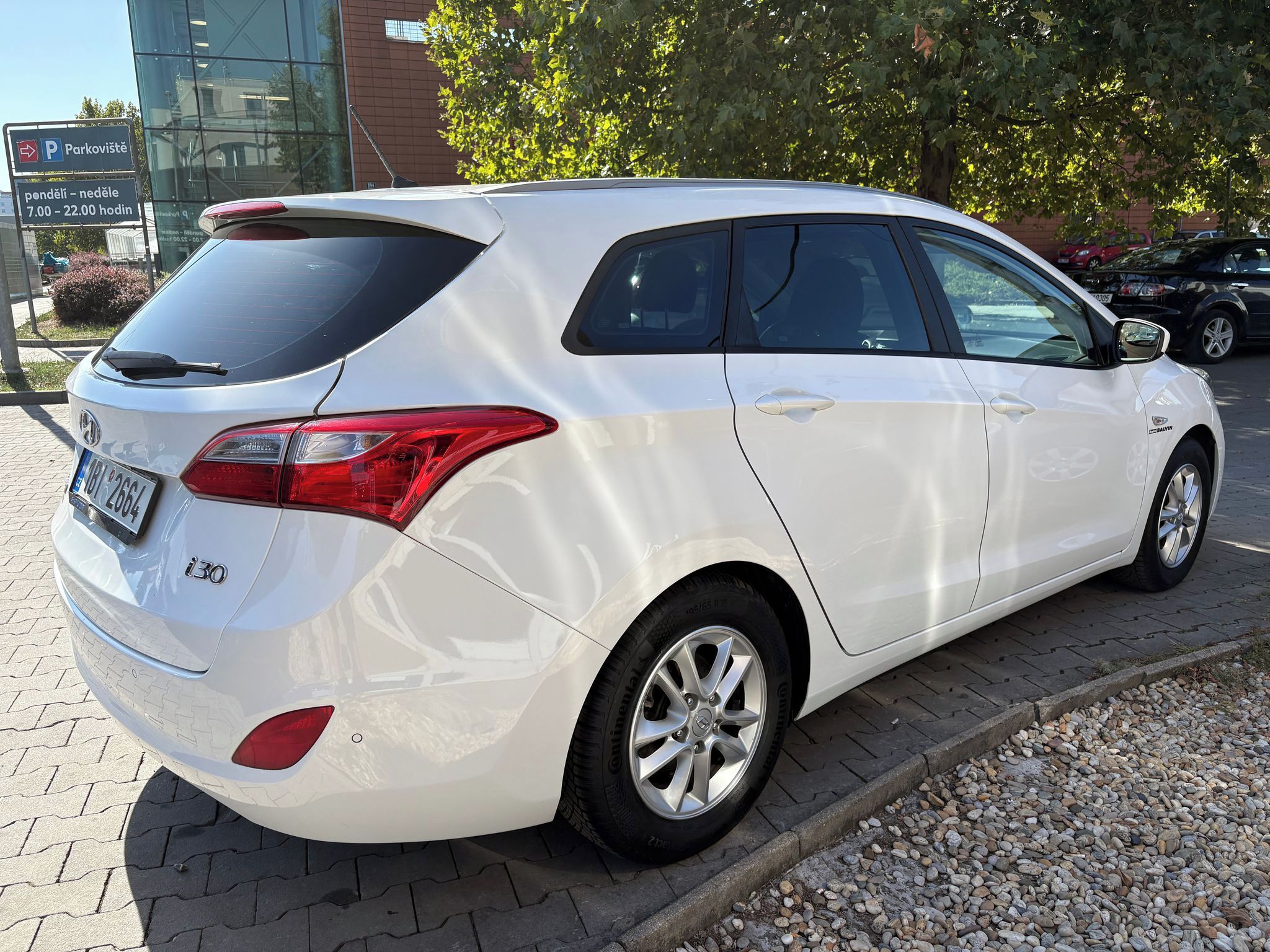 Hyundai i30, Trikolor 1.6i 88kW - fotka 4