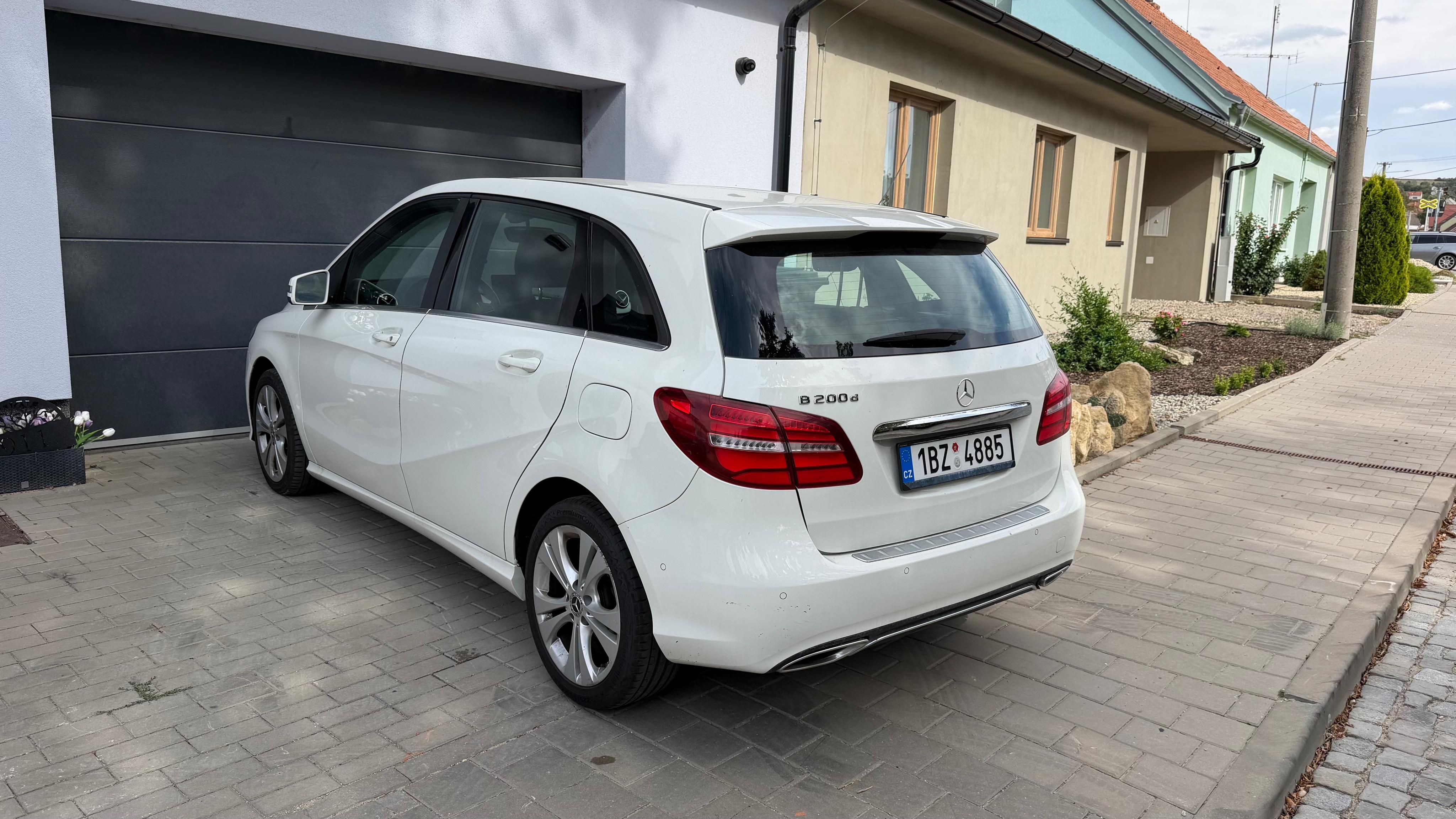 Mercedes-Benz Třídy B, Mercedes-Benz B 200d, původ ČR - fotka 3