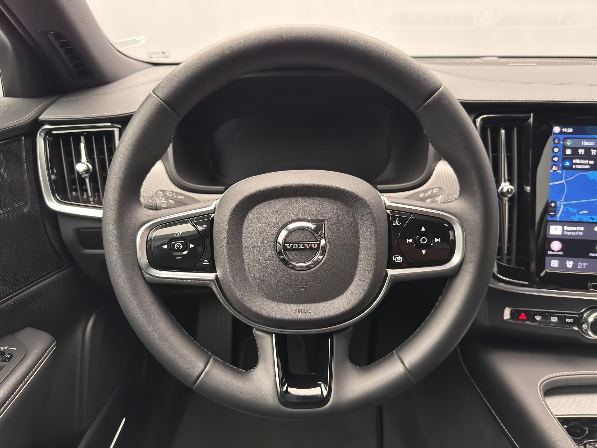 Volvo V90, B4 PLUS DARK AUT - fotka 3
