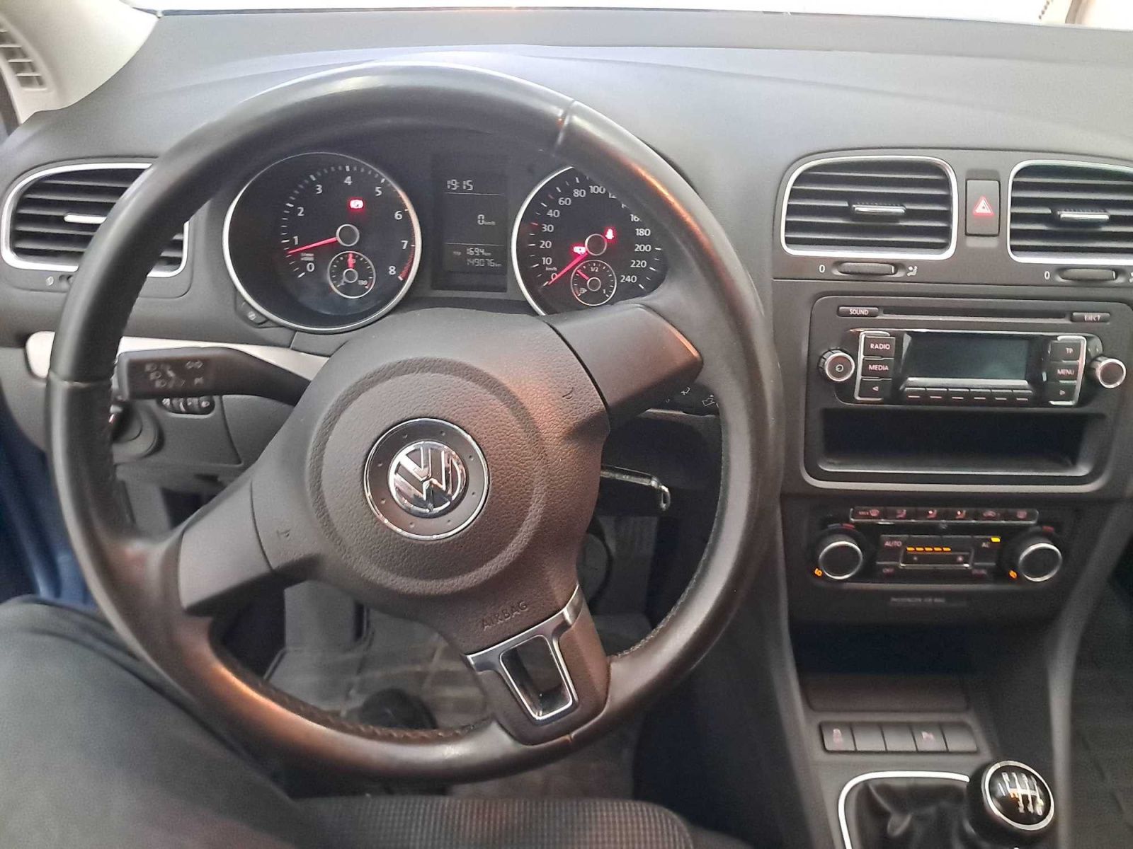 Volkswagen Golf, 1.4 TSI, Automatická klima - fotka 3