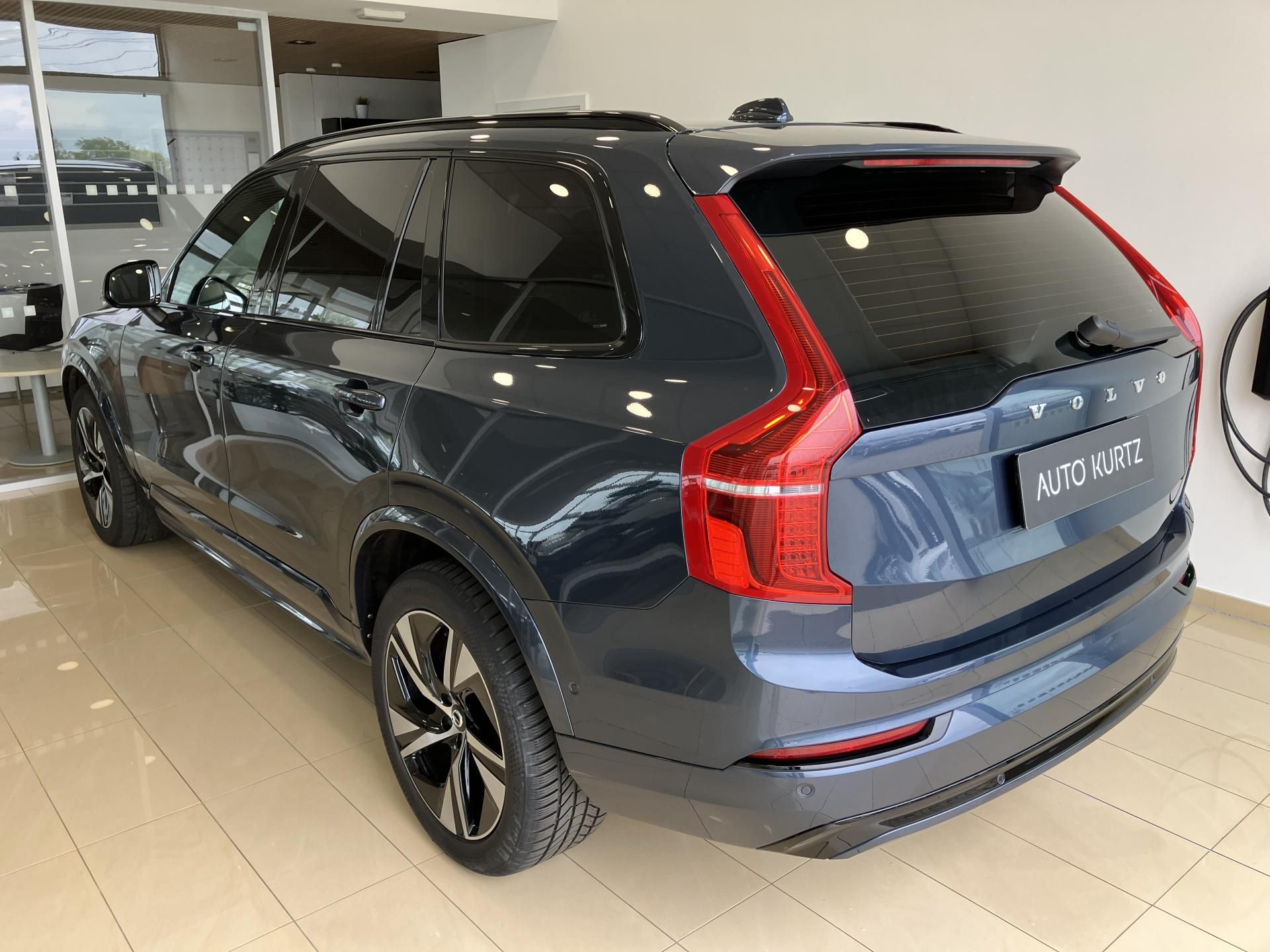 Volvo XC90, B5 AWD R-Design AT8, ČR - fotka 6