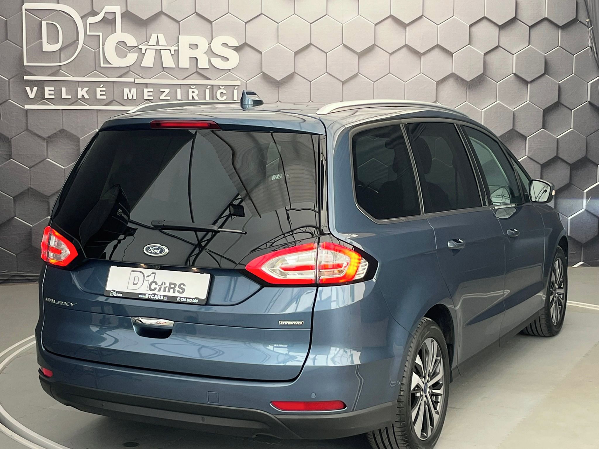 Ford Galaxy, 2.5 HEV TITANIUM 7 míst - fotka 5