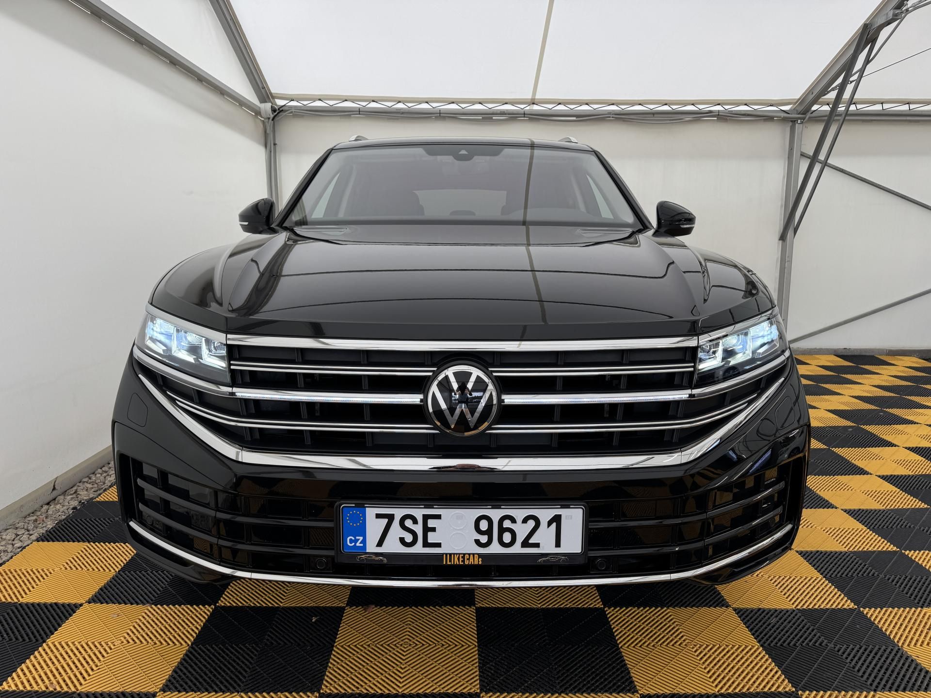 Volkswagen Touareg, 3.0Tdi*1-MAJ*DPH*ELEGANCE* - fotka 3