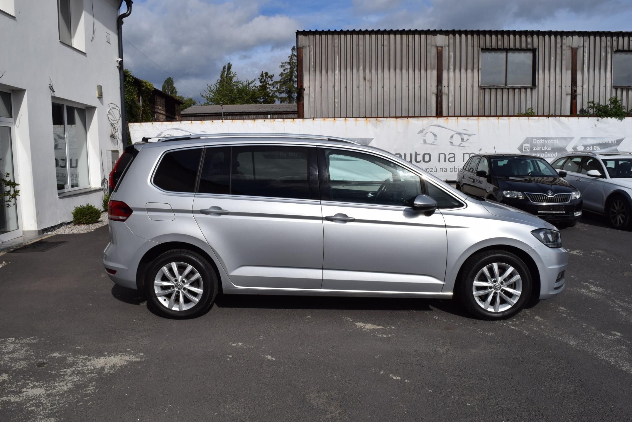 Volkswagen Touran, 1.4TSI 110kw HIGHLINE 7M TAŽN - fotka 6