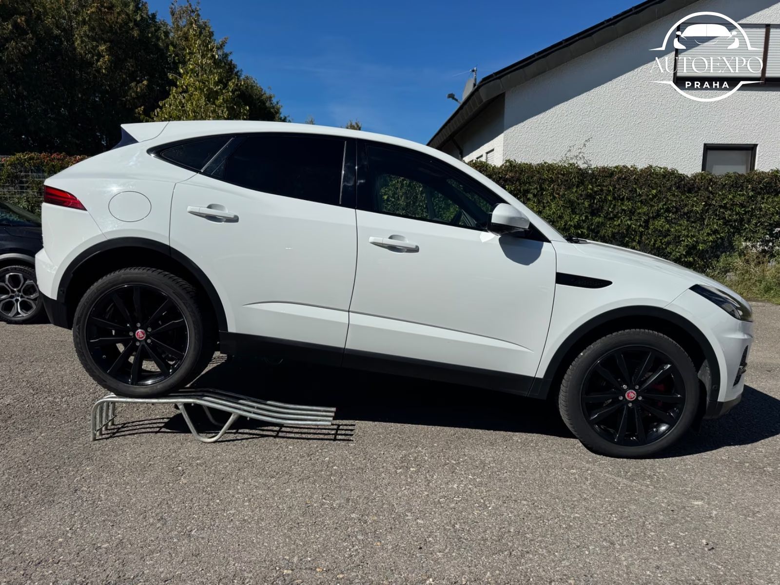 Jaguar E-Pace, E-PACE SE AWD*360°Kamera - fotka 4