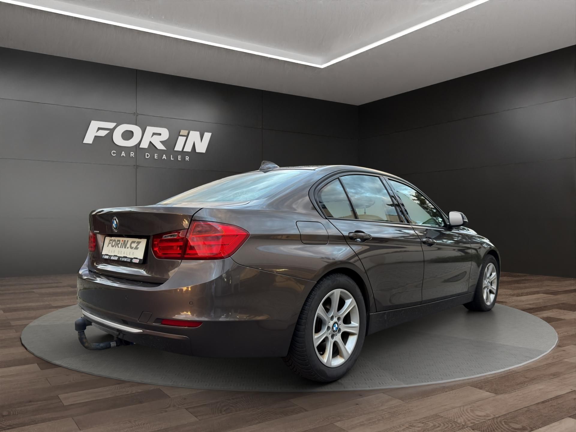 BMW Řada 3, 135KW 320D X-DRIVE - fotka 6