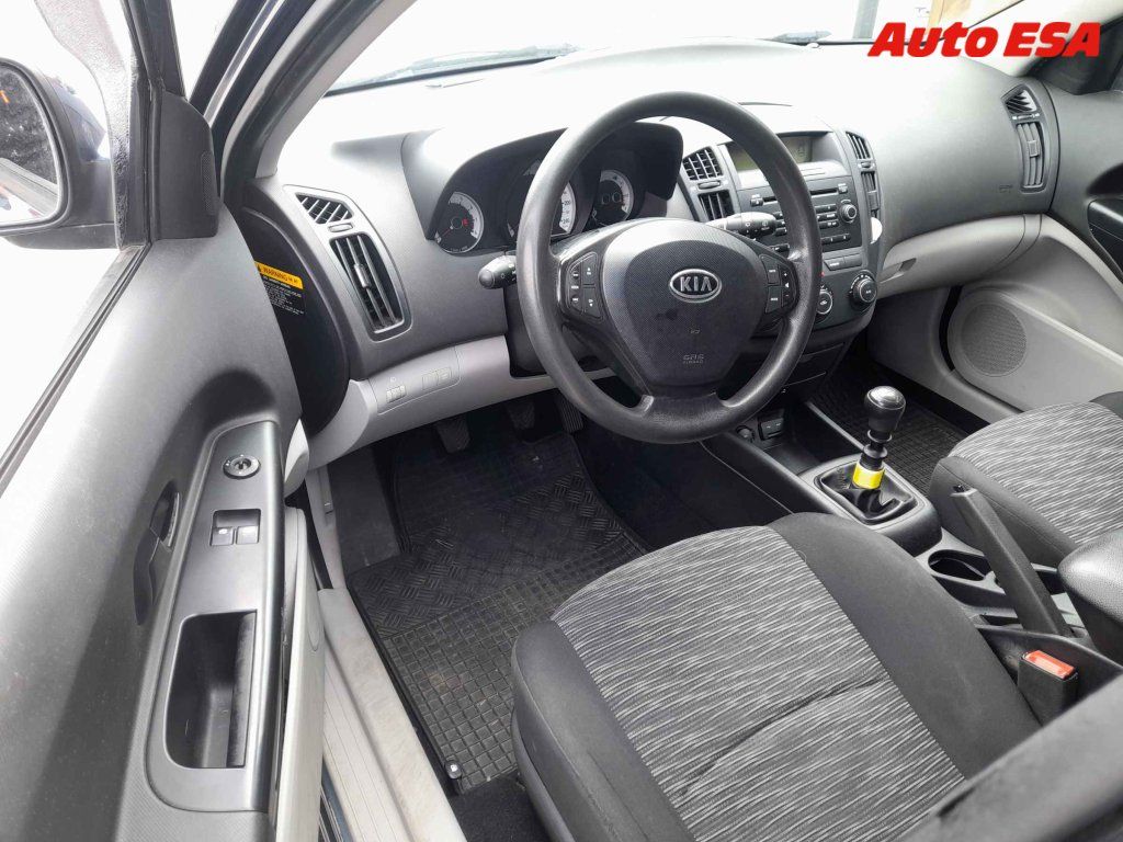 Kia Cee´d, 1.4 - fotka 3