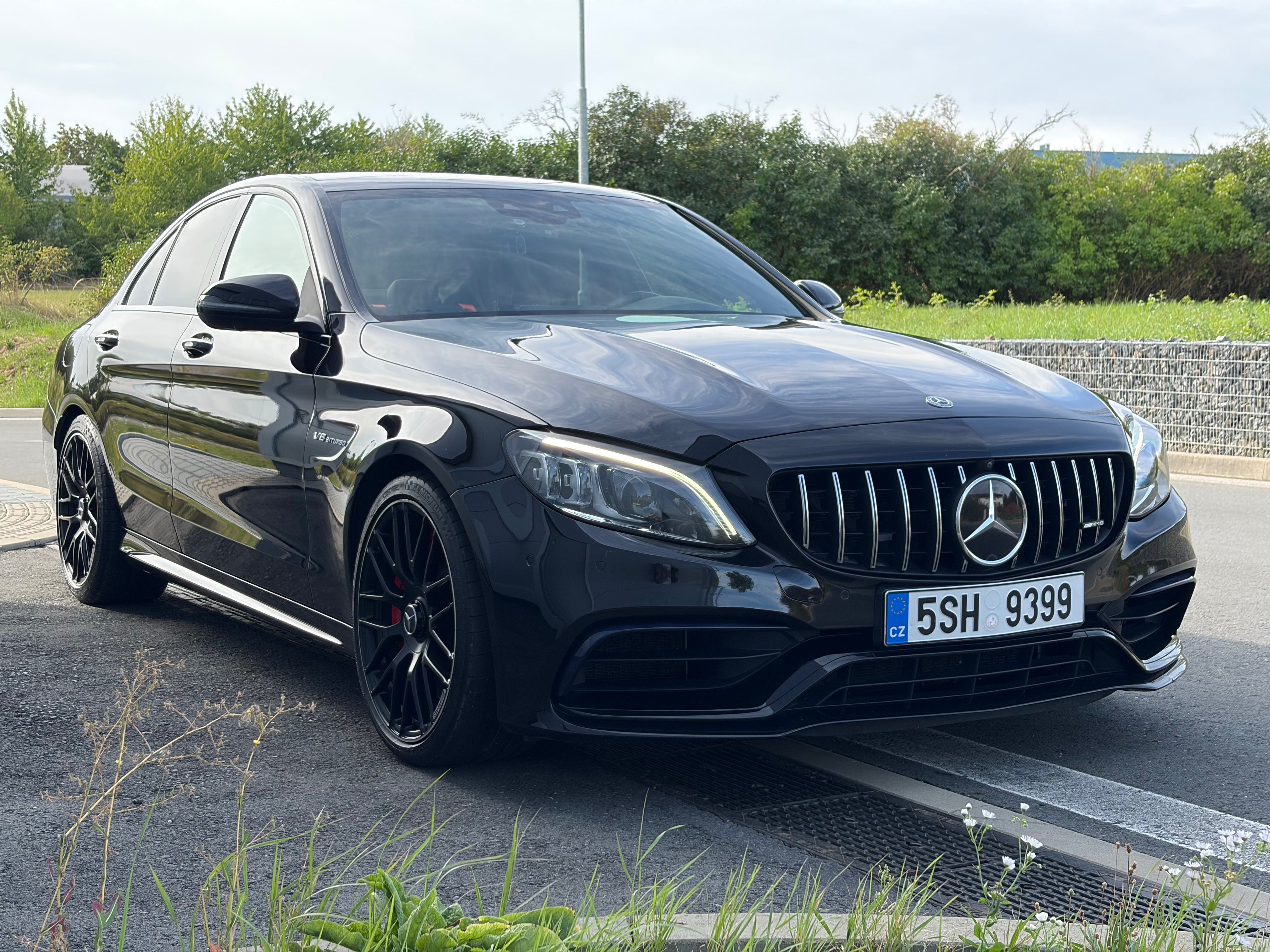 Mercedes-Benz Třídy C, C63S AMG, 4.0. 375KW - fotka 3