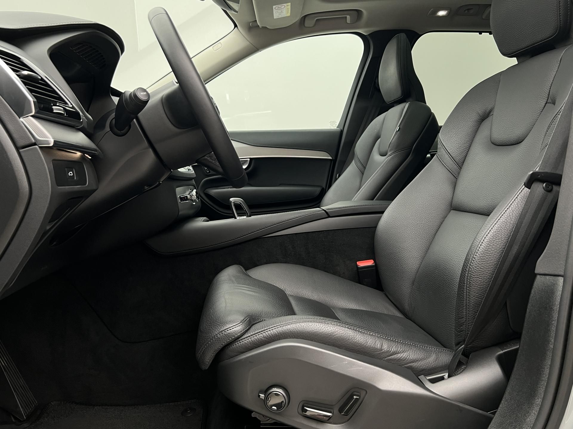 Volvo XC90, B5 AWD BRIGHT PLUS 7 MÍST AUT - fotka 3