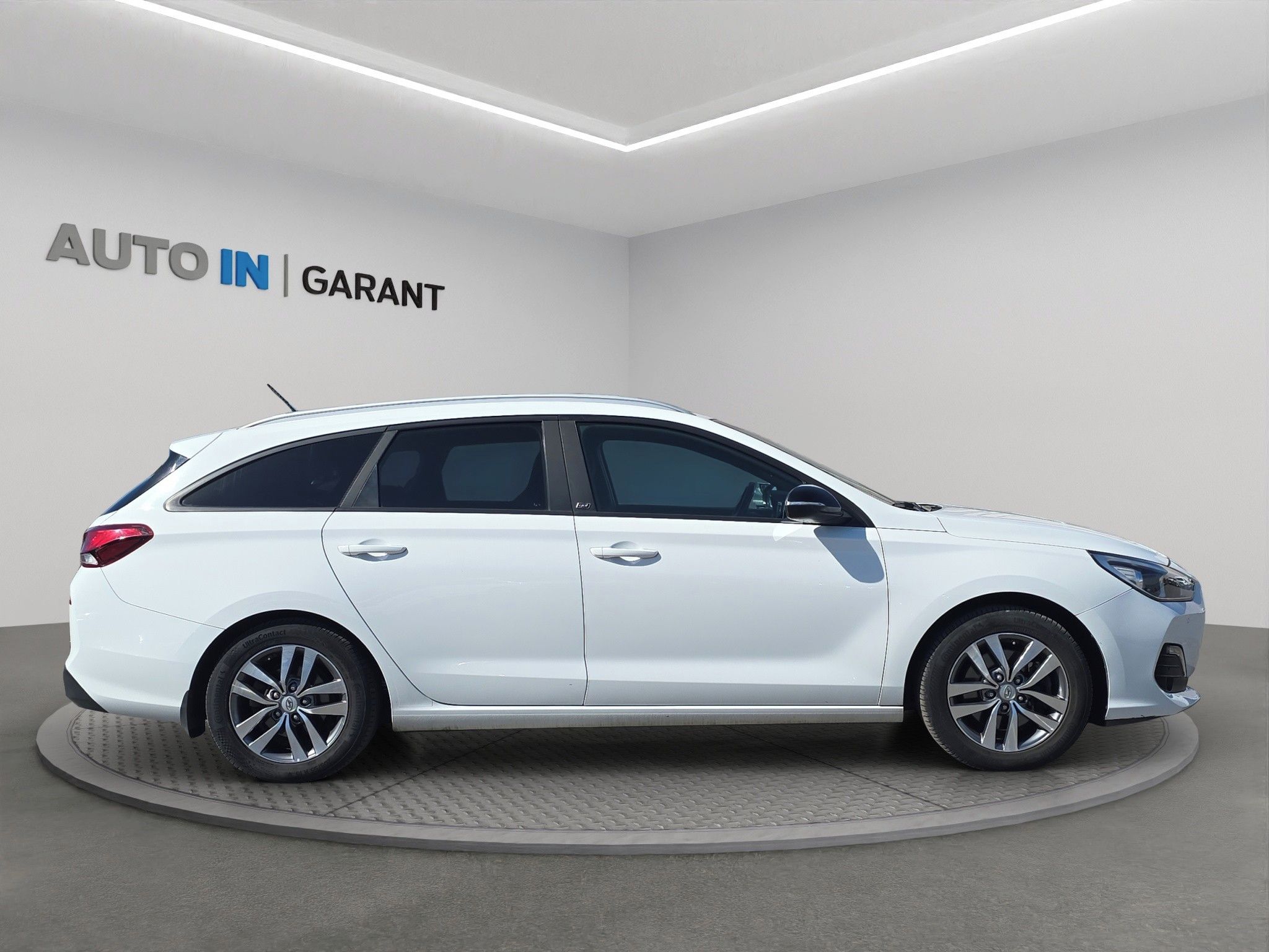 Hyundai i30, Trikolor 1.4 T-GDi 103kW, Serv - fotka 4