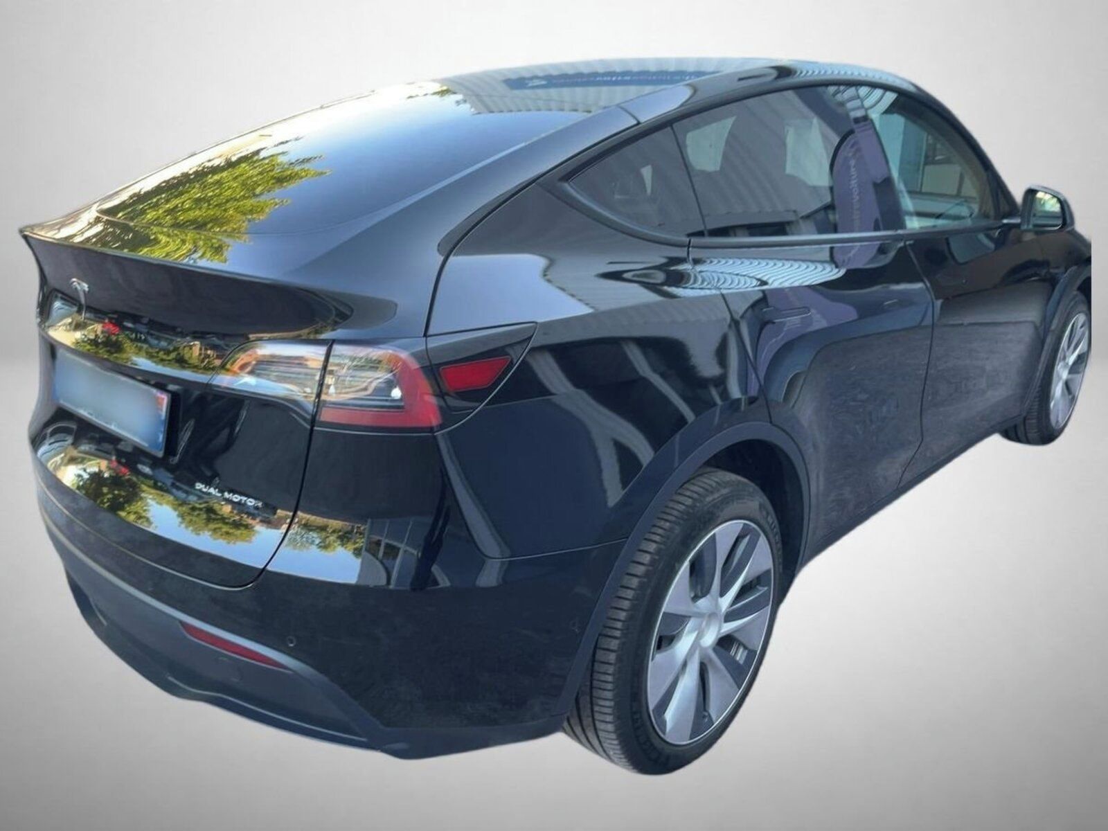 Tesla Model Y, Long Range AWD 75kWh - fotka 2