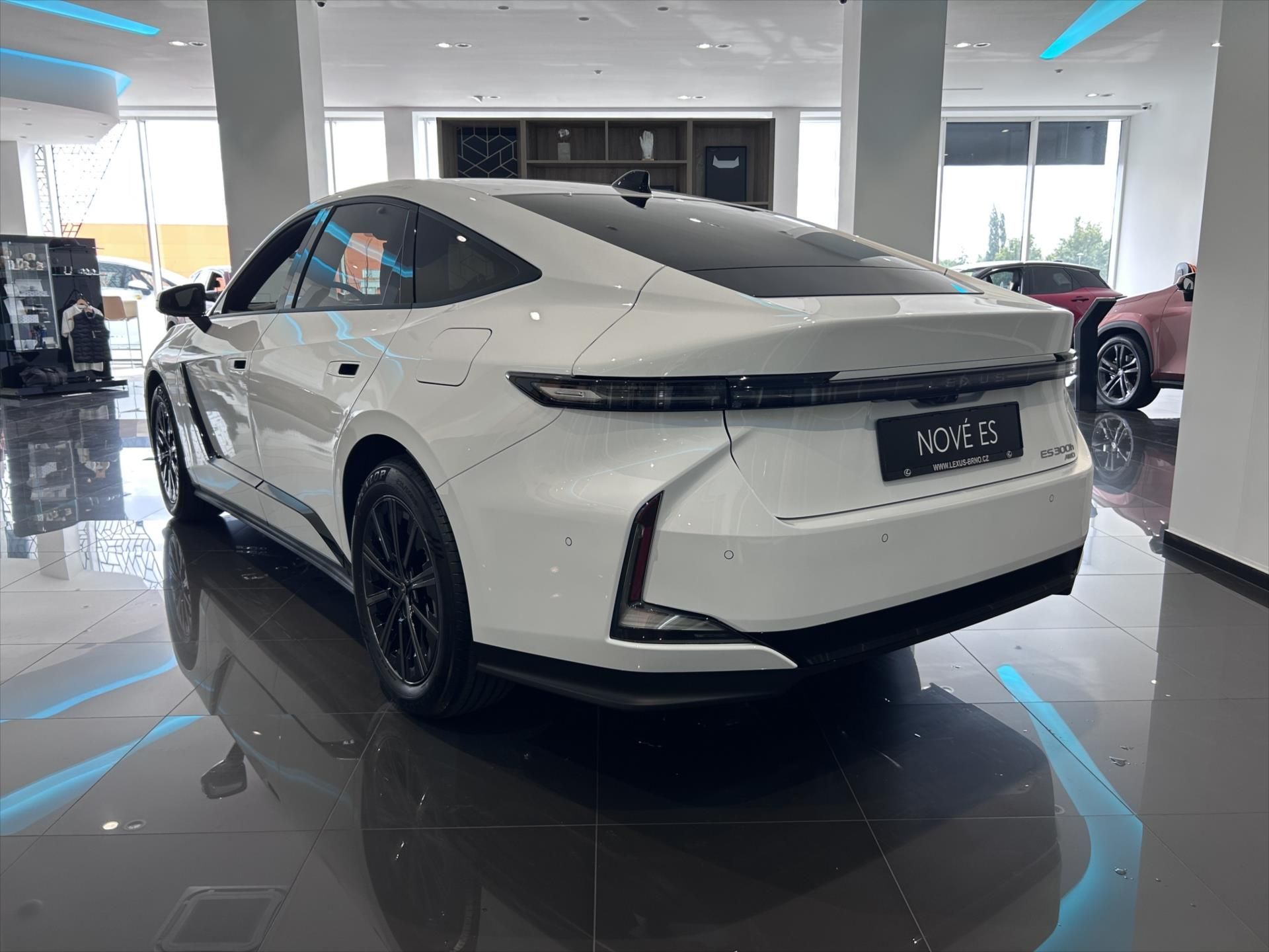 Lexus ES 300h, 2.5   Prestige + Paket Top - fotka 4