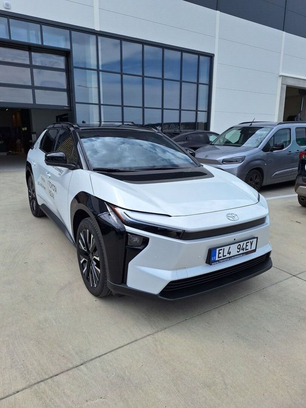 Toyota bZ4X, Executive VIP