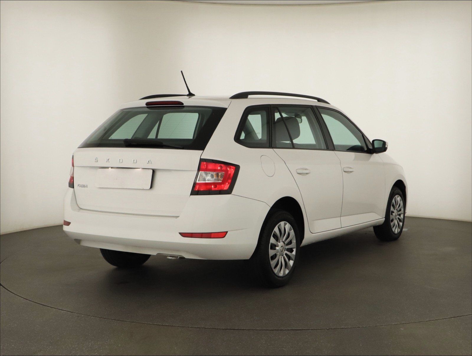 Škoda Fabia, 1.0 TSI, ČR,1.maj, Klima - fotka 5