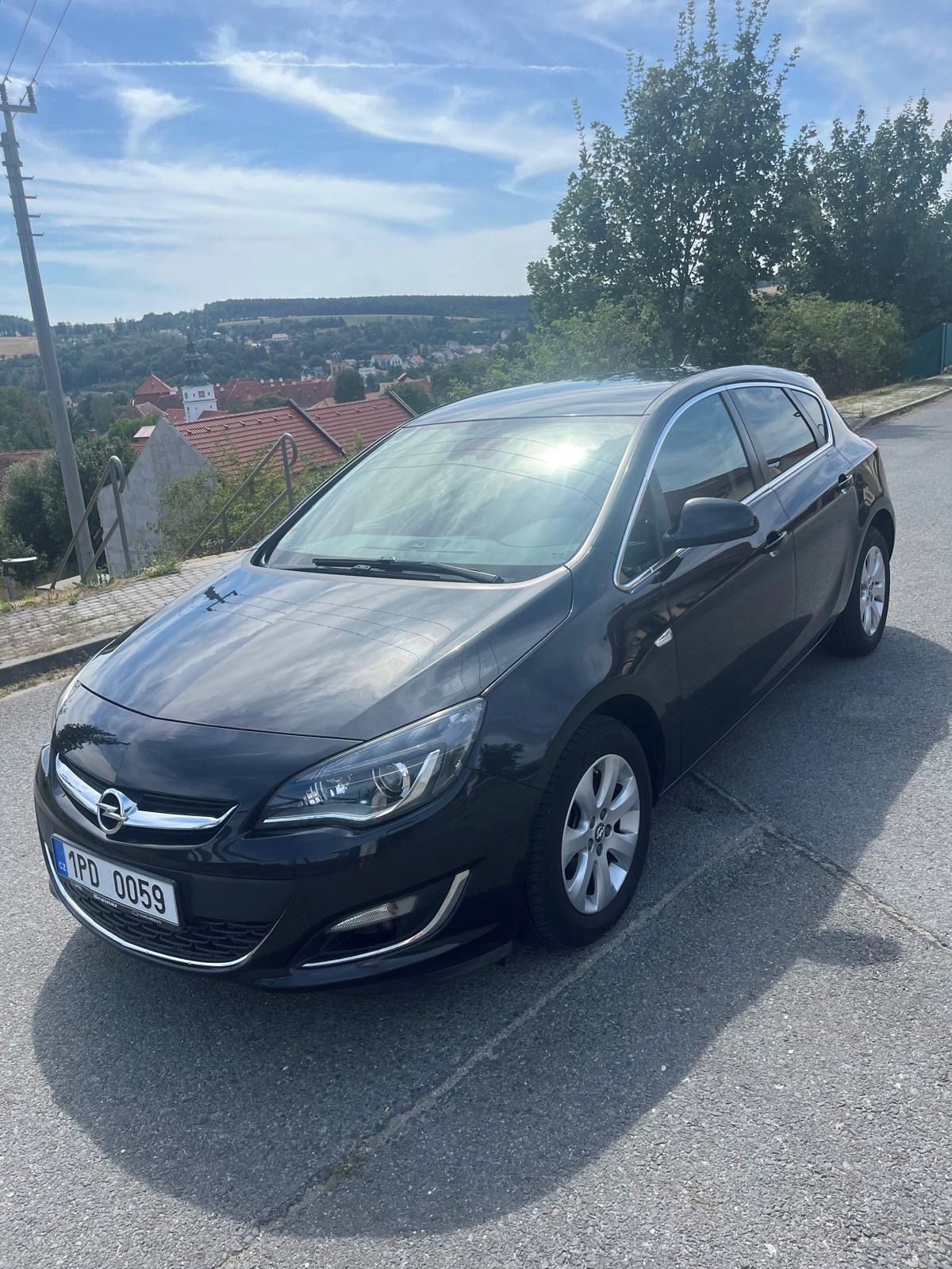Opel Astra, Opel Astra J 14 tak 103 kW - fotka 5