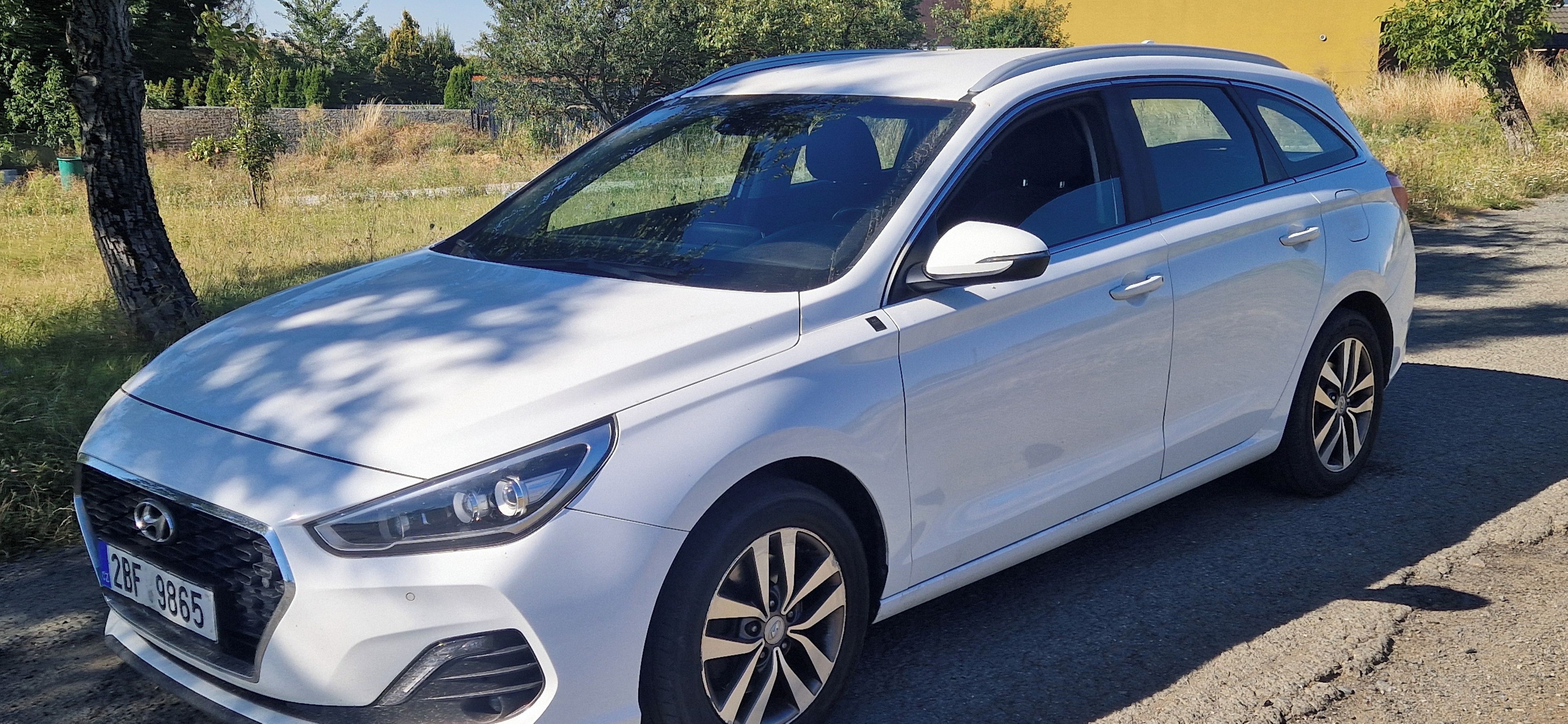 Hyundai i30, Servisovany po stk top cena - fotka 3