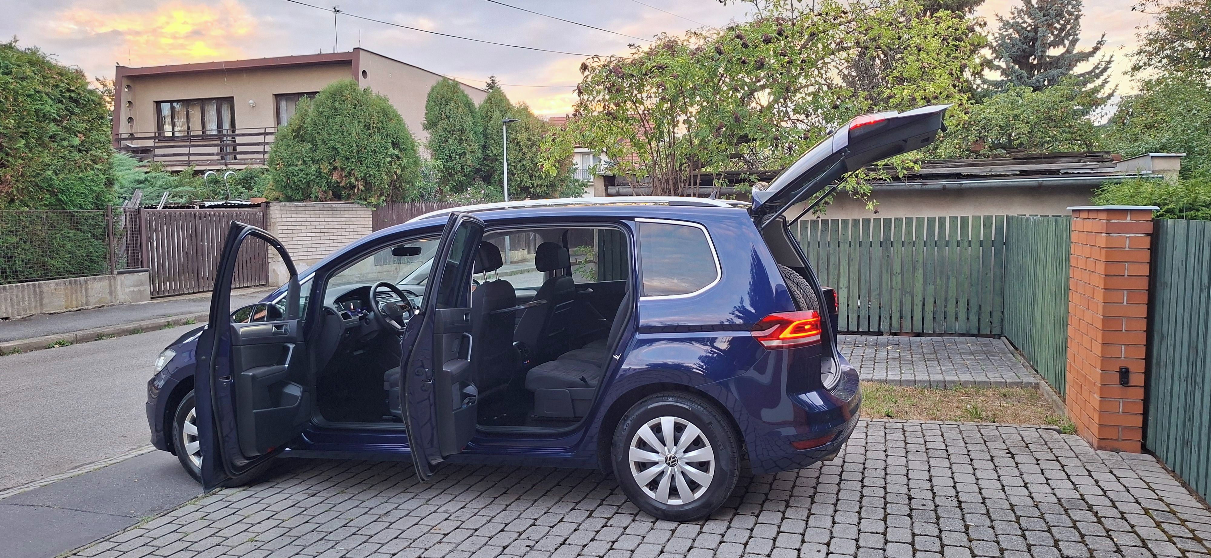 Volkswagen Touran, 2.0tdi Evo 7dsg Comfort.ČR-1.m - fotka 6