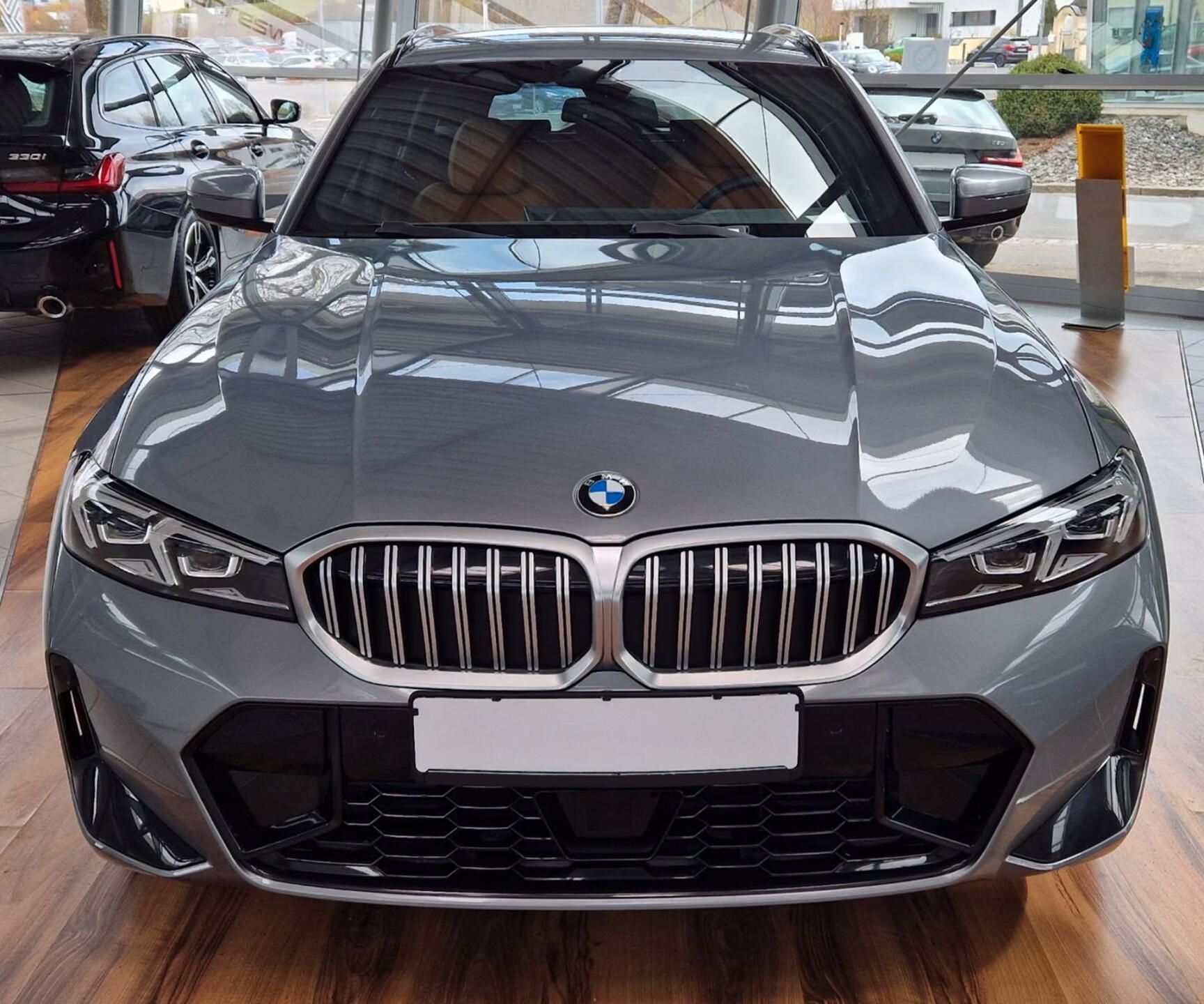BMW Řada 3, 330i xDrive M-Sport ACC H/K - fotka 2