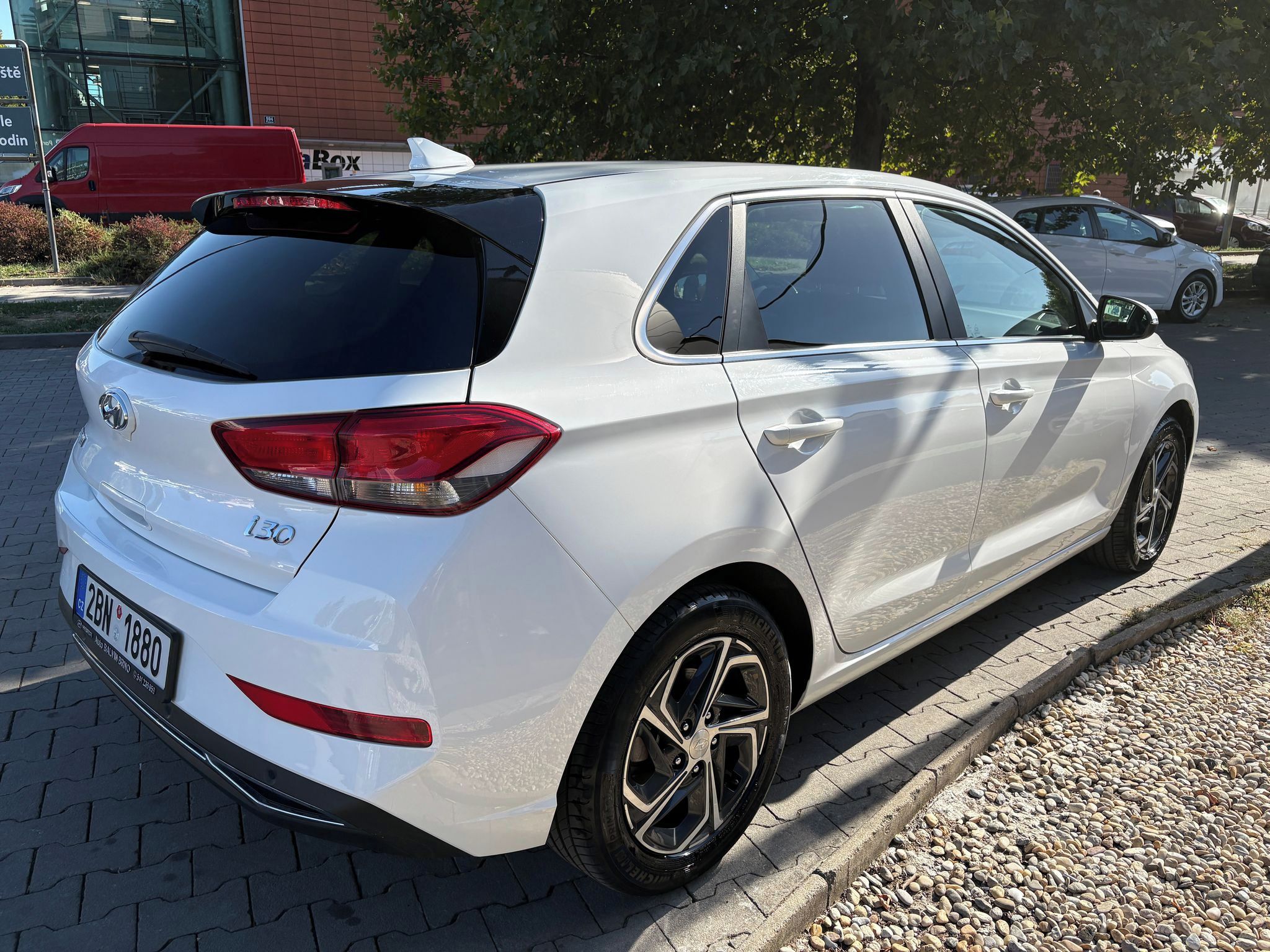 Hyundai i30, Smart 1.5i 81kW - fotka 4
