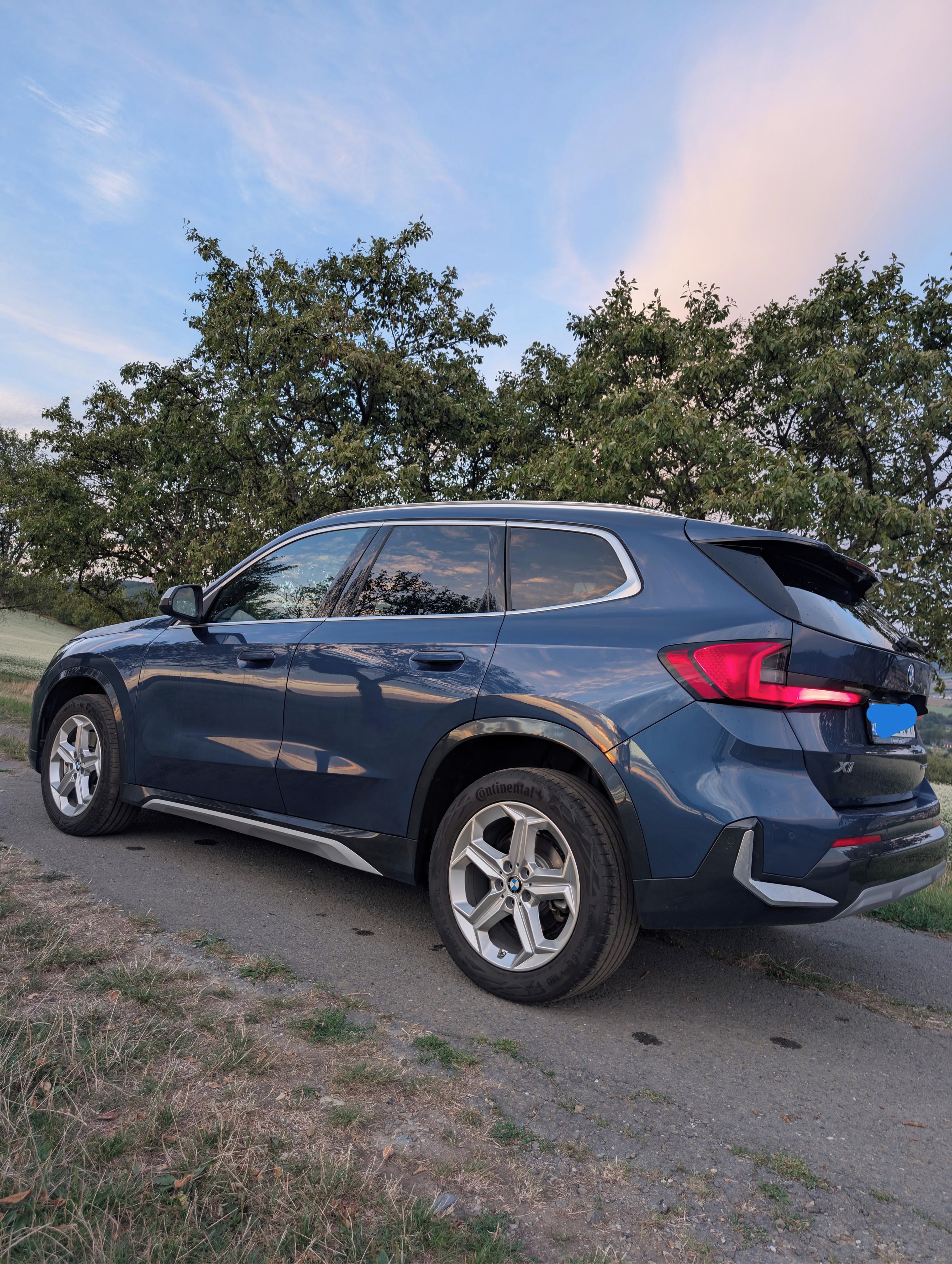 BMW X1, 23i xDrive, Tažné,HK,Masaže - fotka 2