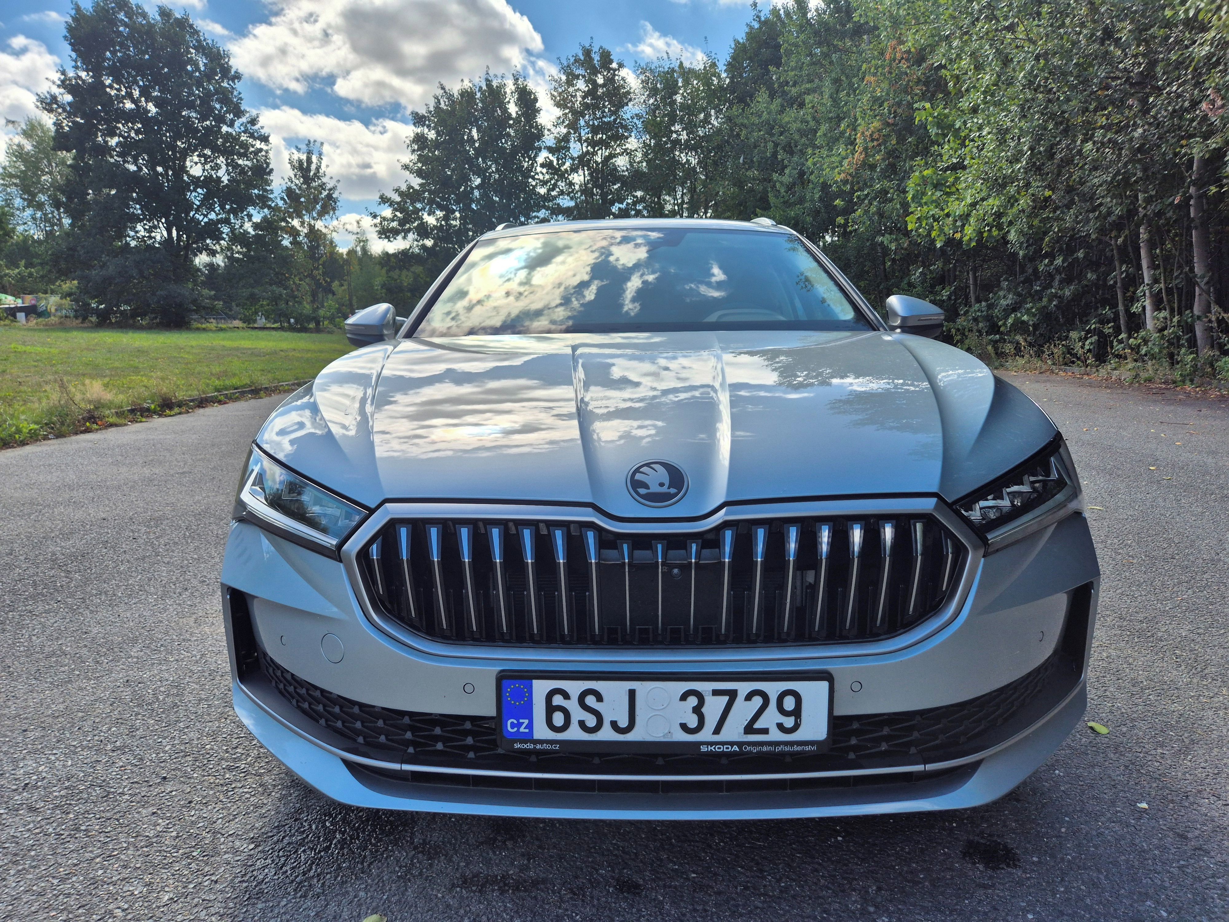 Škoda Superb, Škoda Superb 1,5 TSI m-HEV - fotka 5