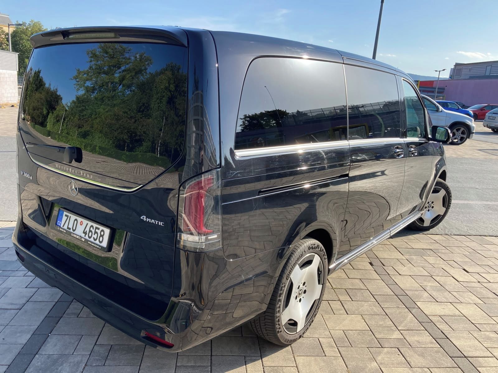 Mercedes-Benz Třídy V, 300 d 4matic AMG paket - fotka 5