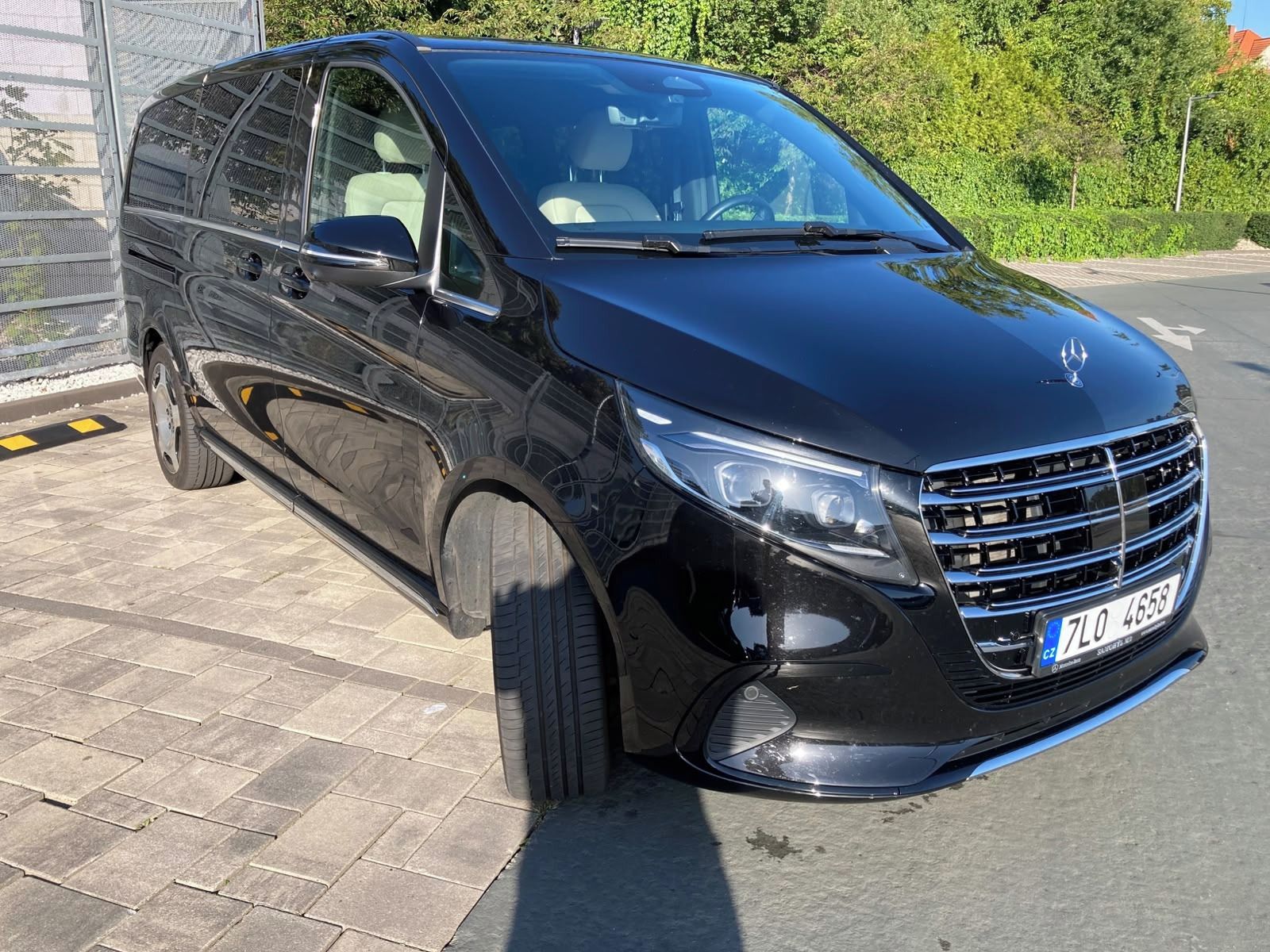 Mercedes-Benz Třídy V, 300 d 4matic AMG paket - fotka 3