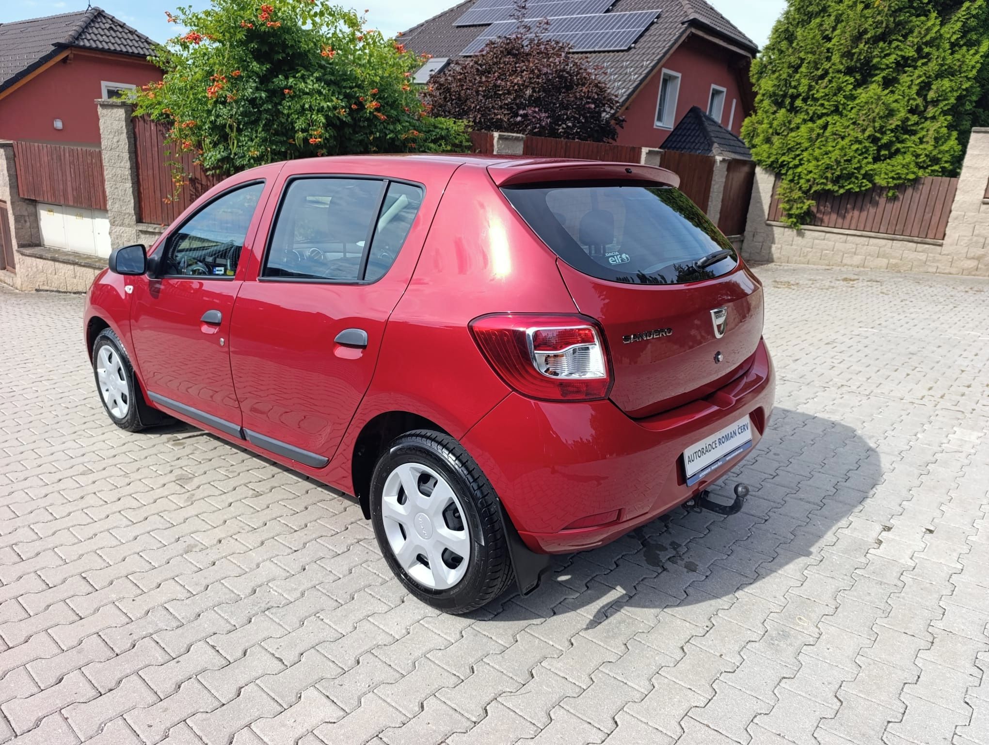 Dacia Sandero, 1.maj,ČR,serv.k,záruka,tažné! - fotka 4
