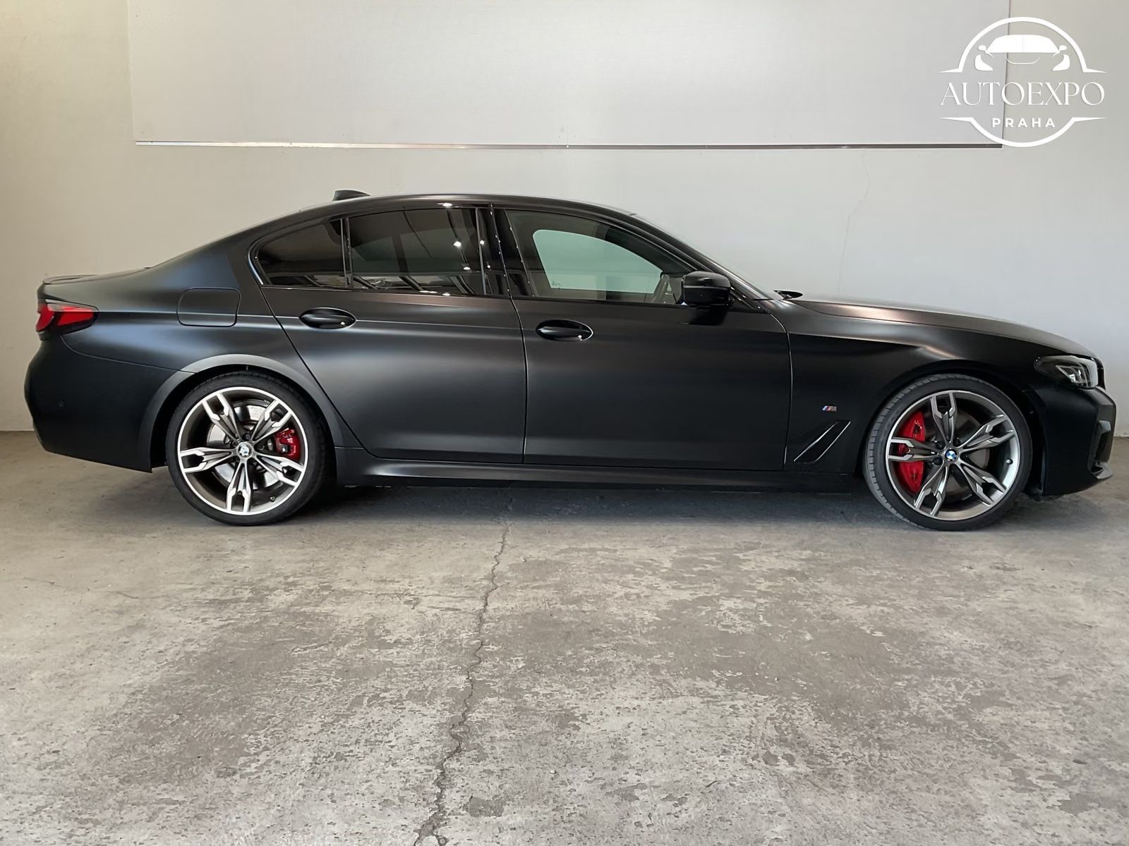 BMW Řada 5, M550i* xDrive* - fotka 5