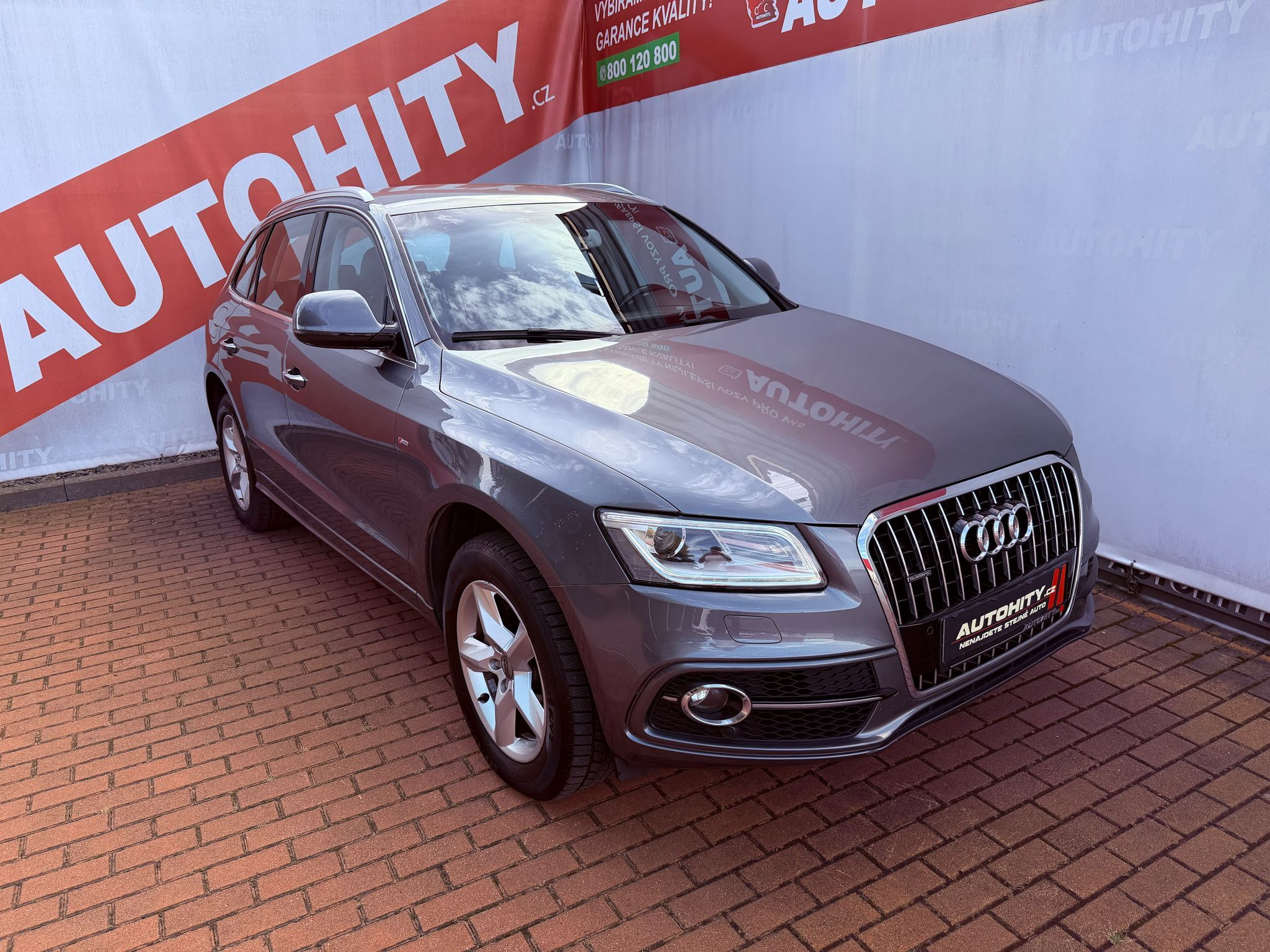 Audi Q5, 2.0 TDi Quattro S-line Aut. - fotka 5