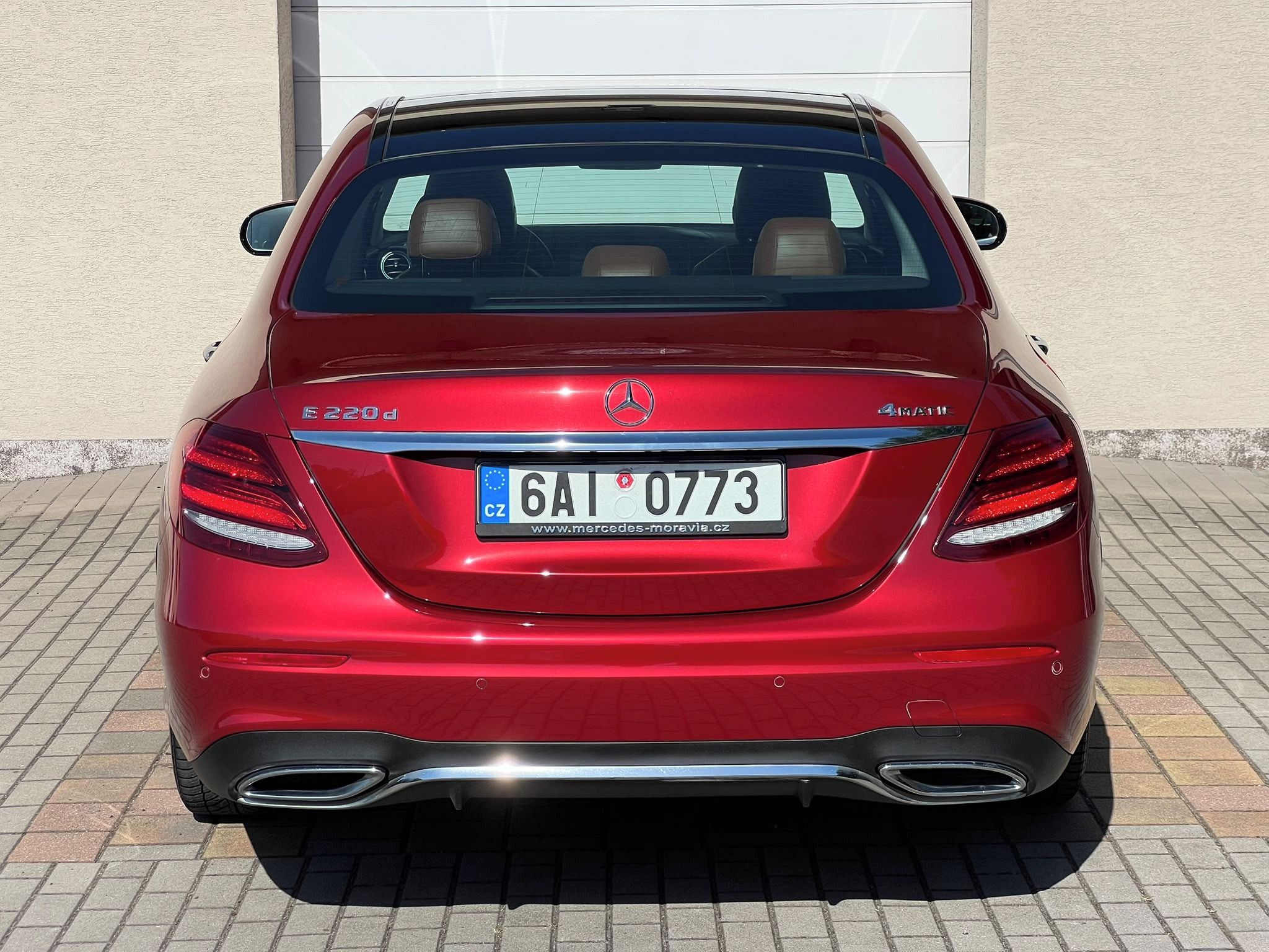 Mercedes-Benz Třídy E, 220d 4MATIC, vzduch, panorama - fotka 4