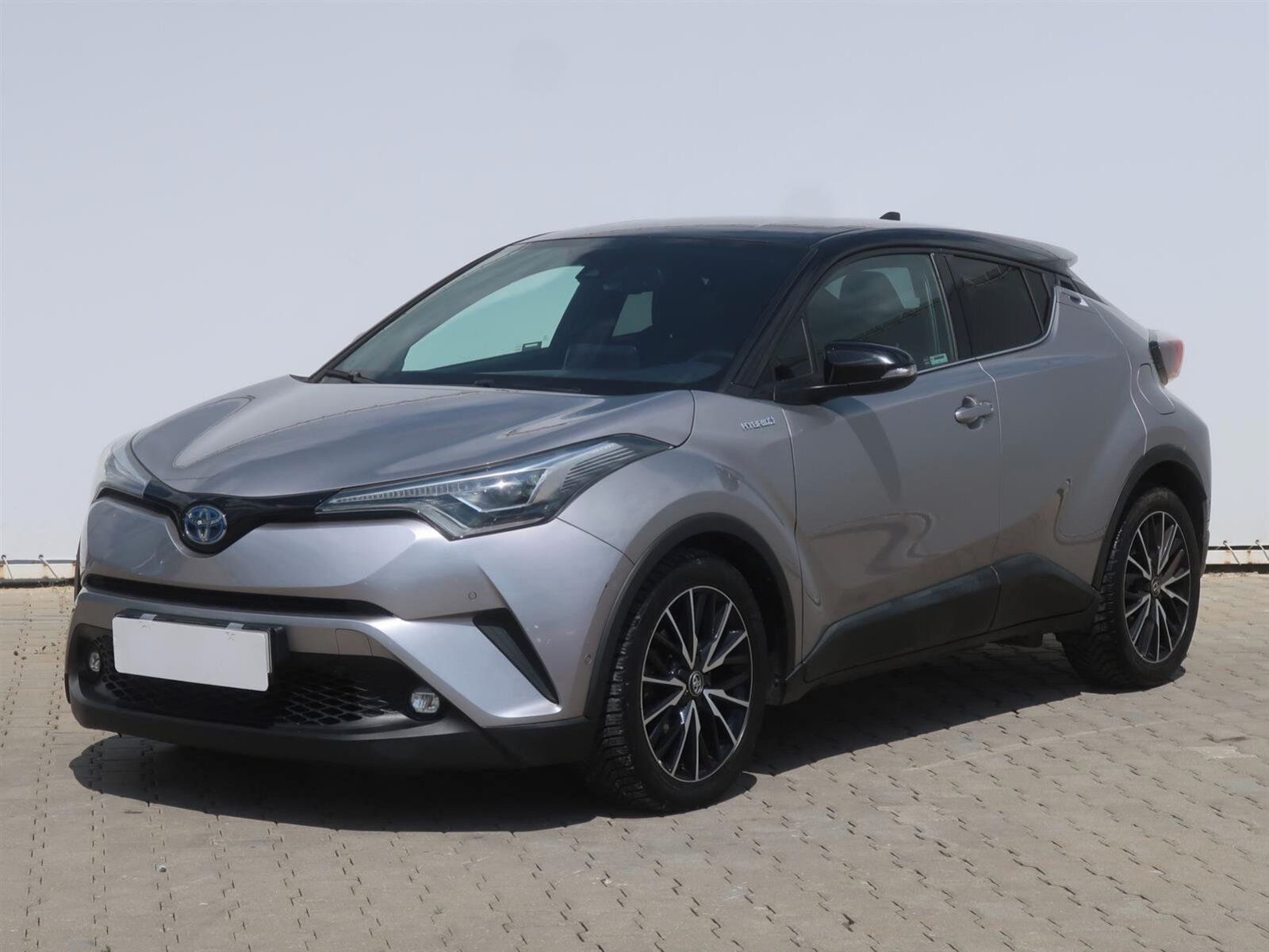 Toyota C-HR, 1.8 Hybrid, Automat - fotka 2