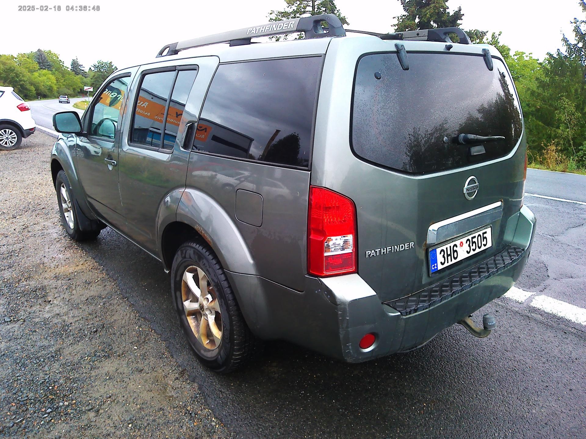 Nissan Pathfinder, 2.5 DCi, 126 kW, klima, tažné - fotka 3