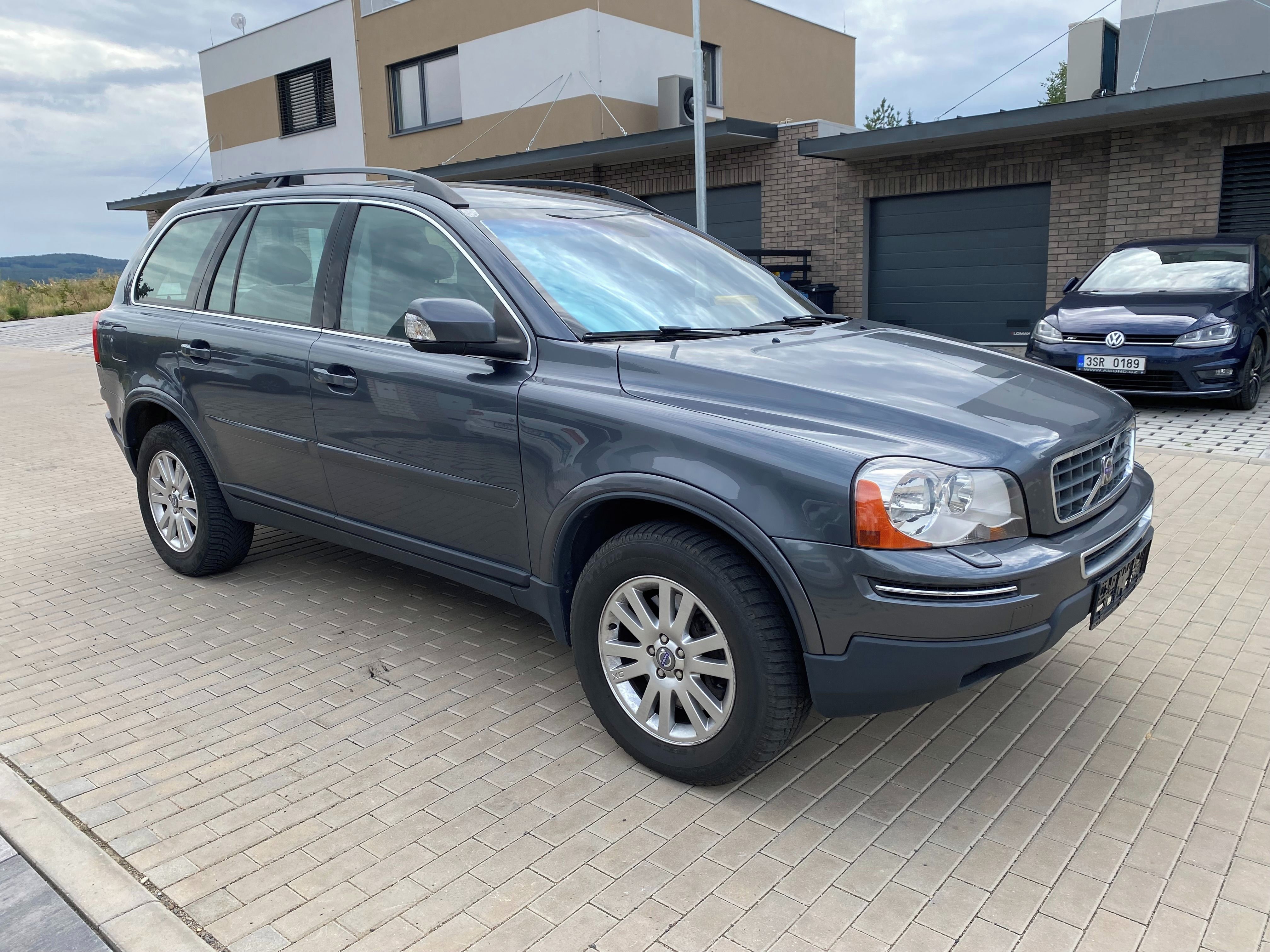 Volvo XC90, 2.4D D5, 4x4, tažné, nová STK - fotka 5