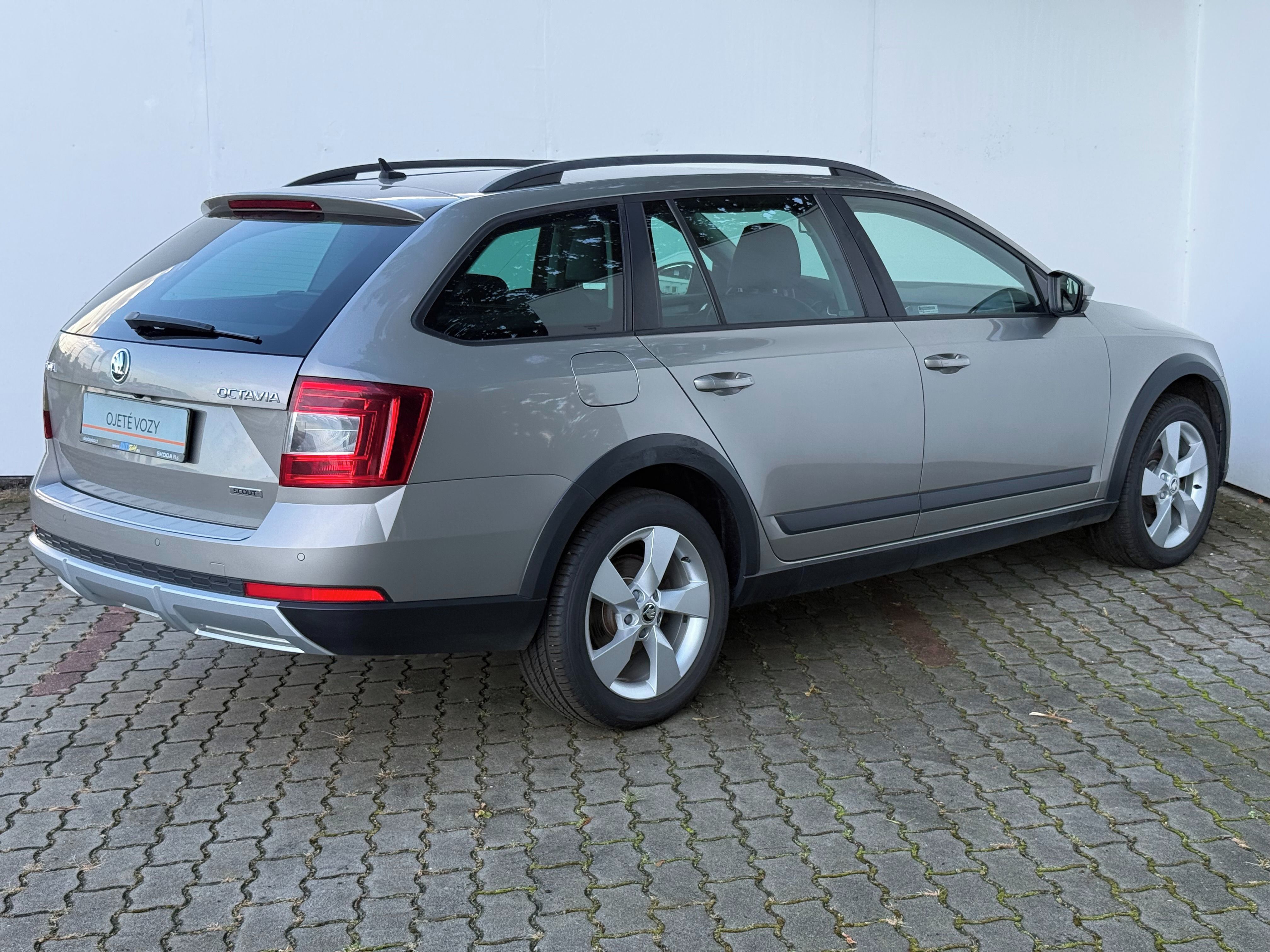 Škoda Octavia, 1.8 TSI / 132 kW 4x4 DSG Scout - fotka 5