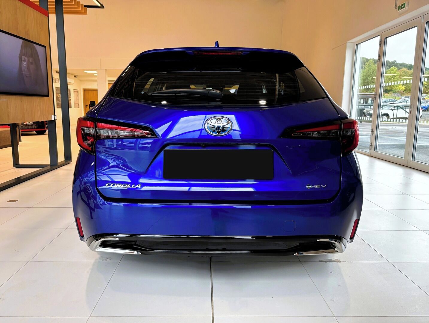 Toyota Corolla, 1,8   TS Comfort HEV - fotka 4