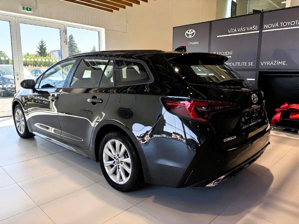 Toyota Corolla, 1,8   TS Comfort HEV - fotka 5
