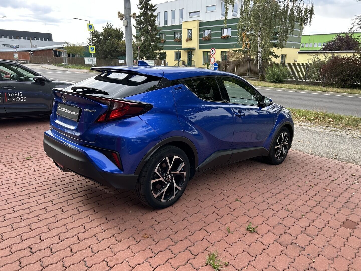 Toyota C-HR, 1.8L Hybrid 140 koní 4x2 Style - fotka 5