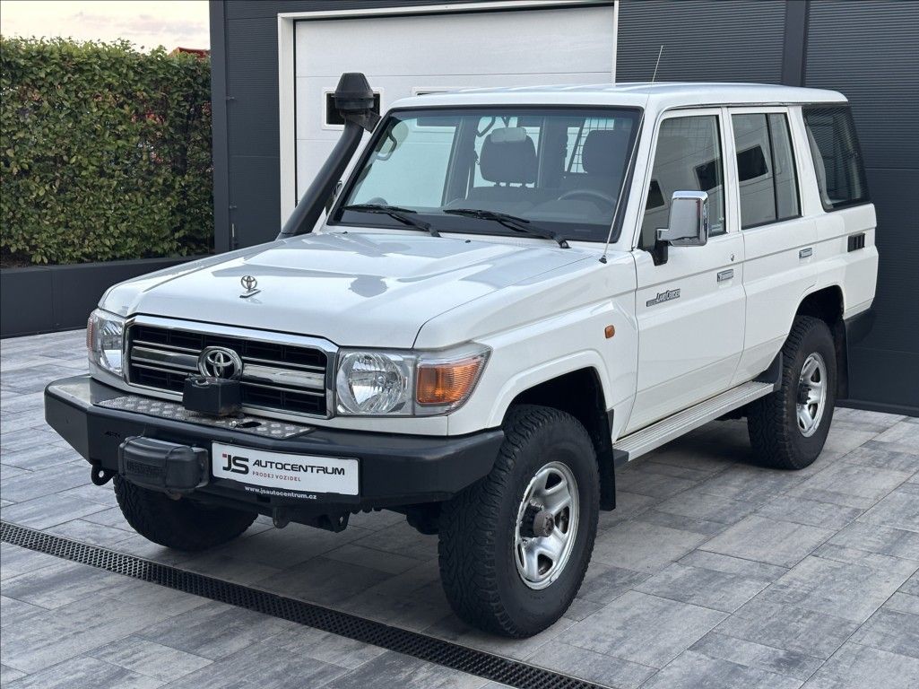 Toyota Land Cruiser, 4,2 D 130PS  HZJ76 LX 4x4 - fotka 2